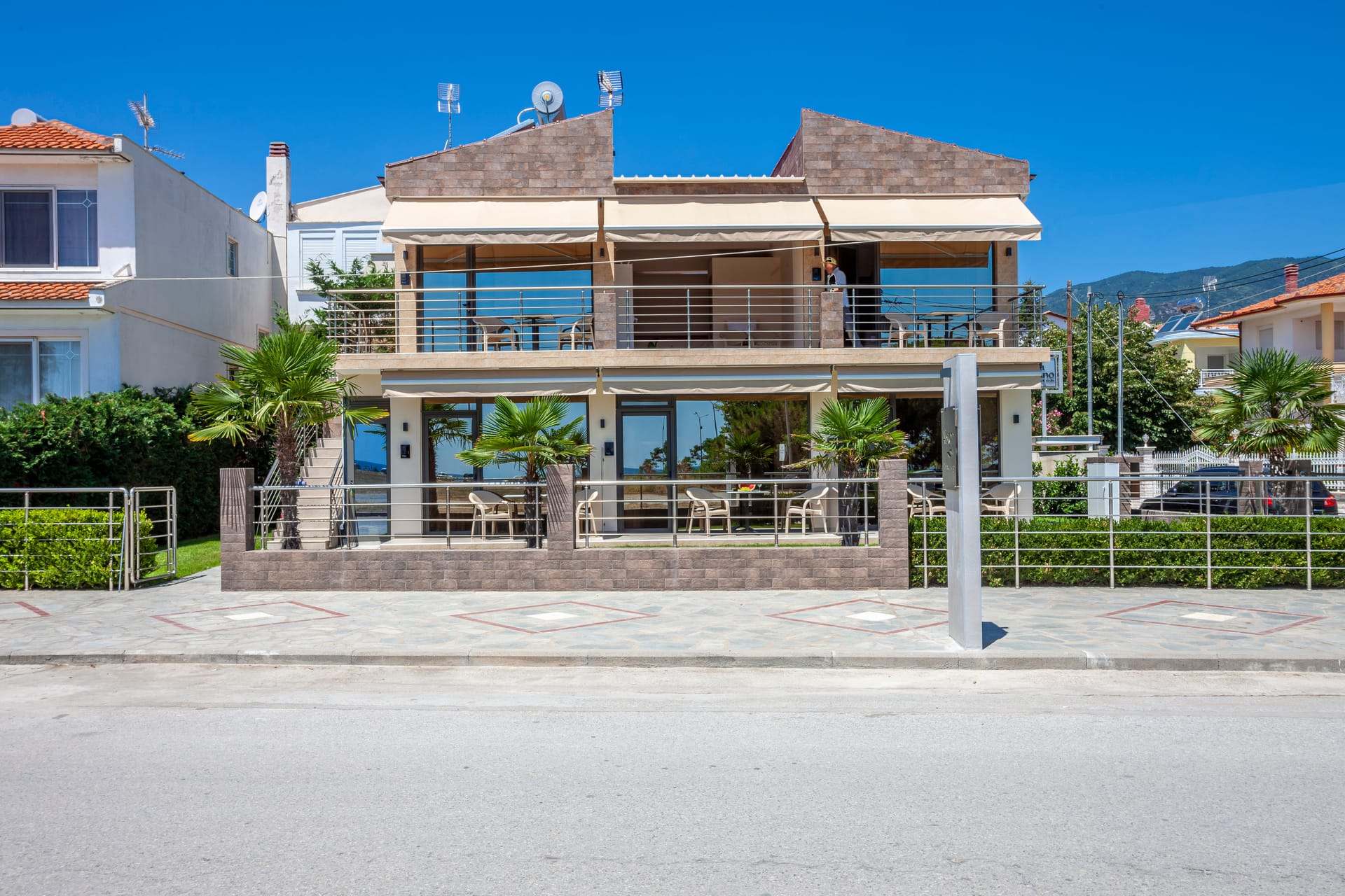 Aliston Deluxe Living – Adults Only
