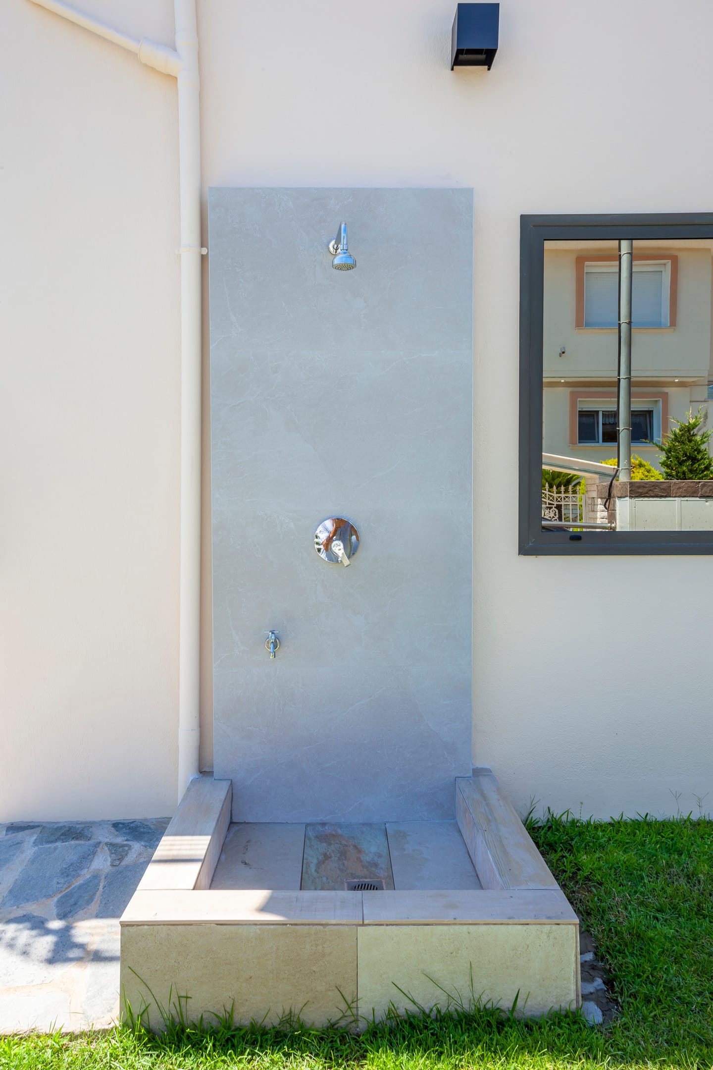 Aliston Deluxe Living – Adults Only