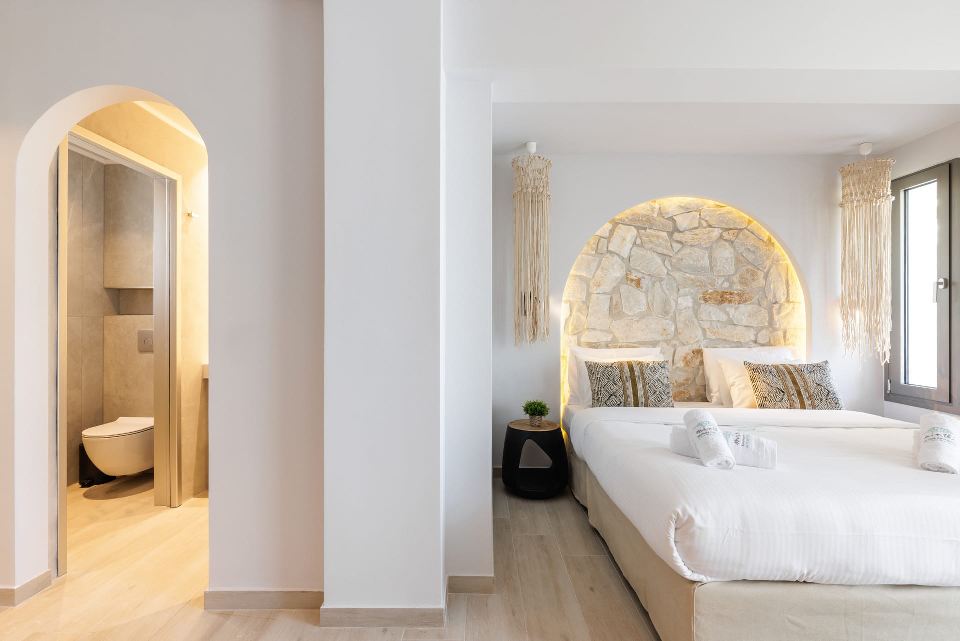 Amalthia Luxury Suites