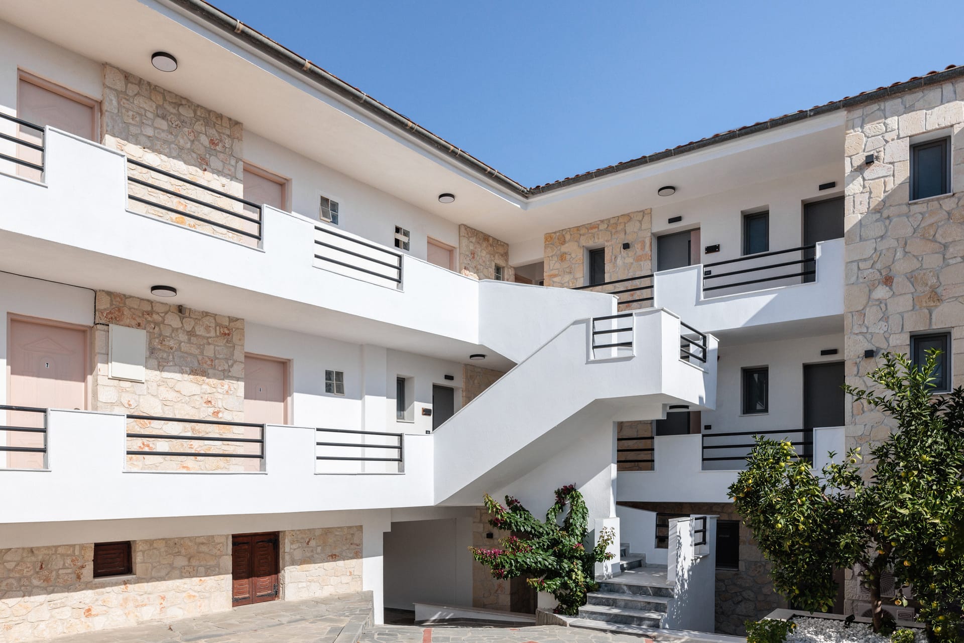 Amalthia Luxury Suites