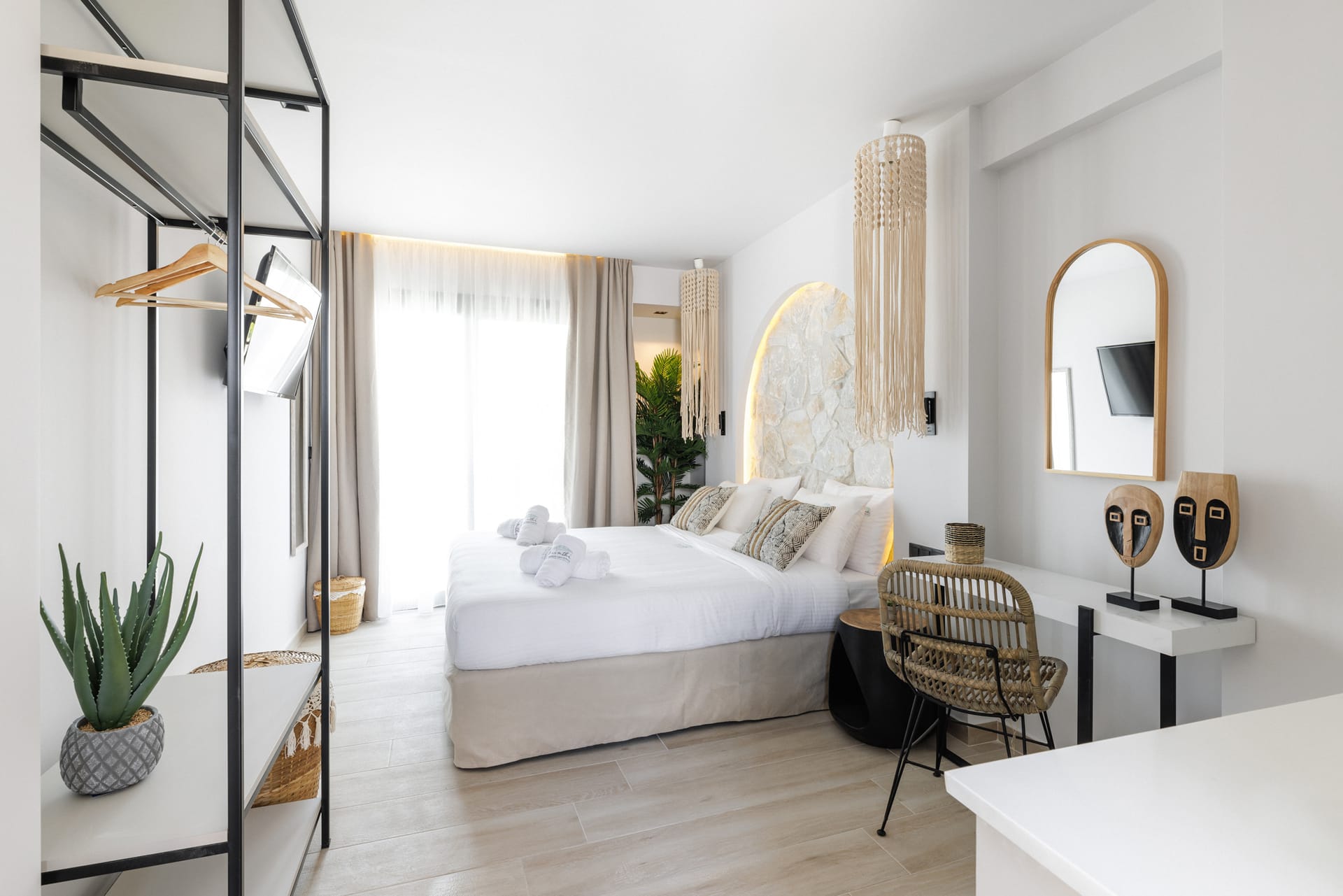 Amalthia Luxury Suites