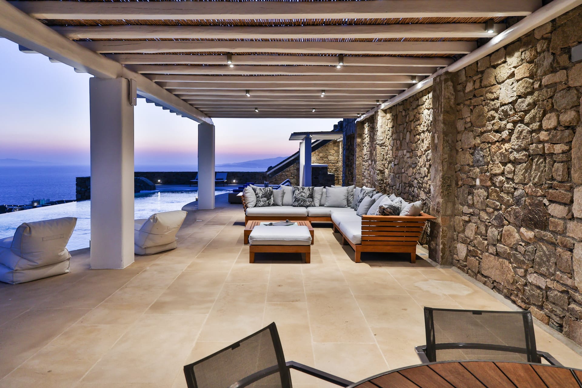 Altavista Villa