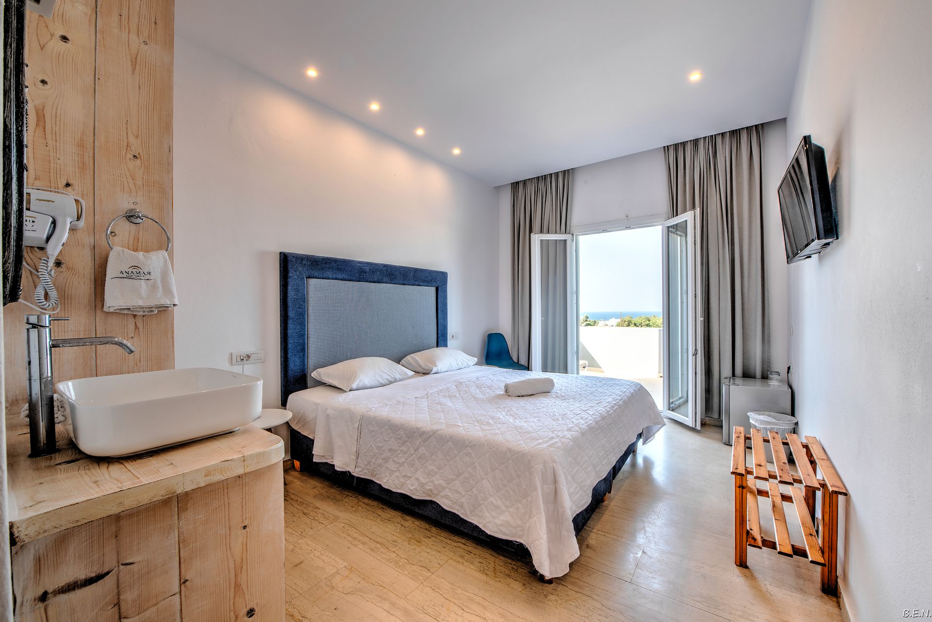 Anamar Santorini Hotel