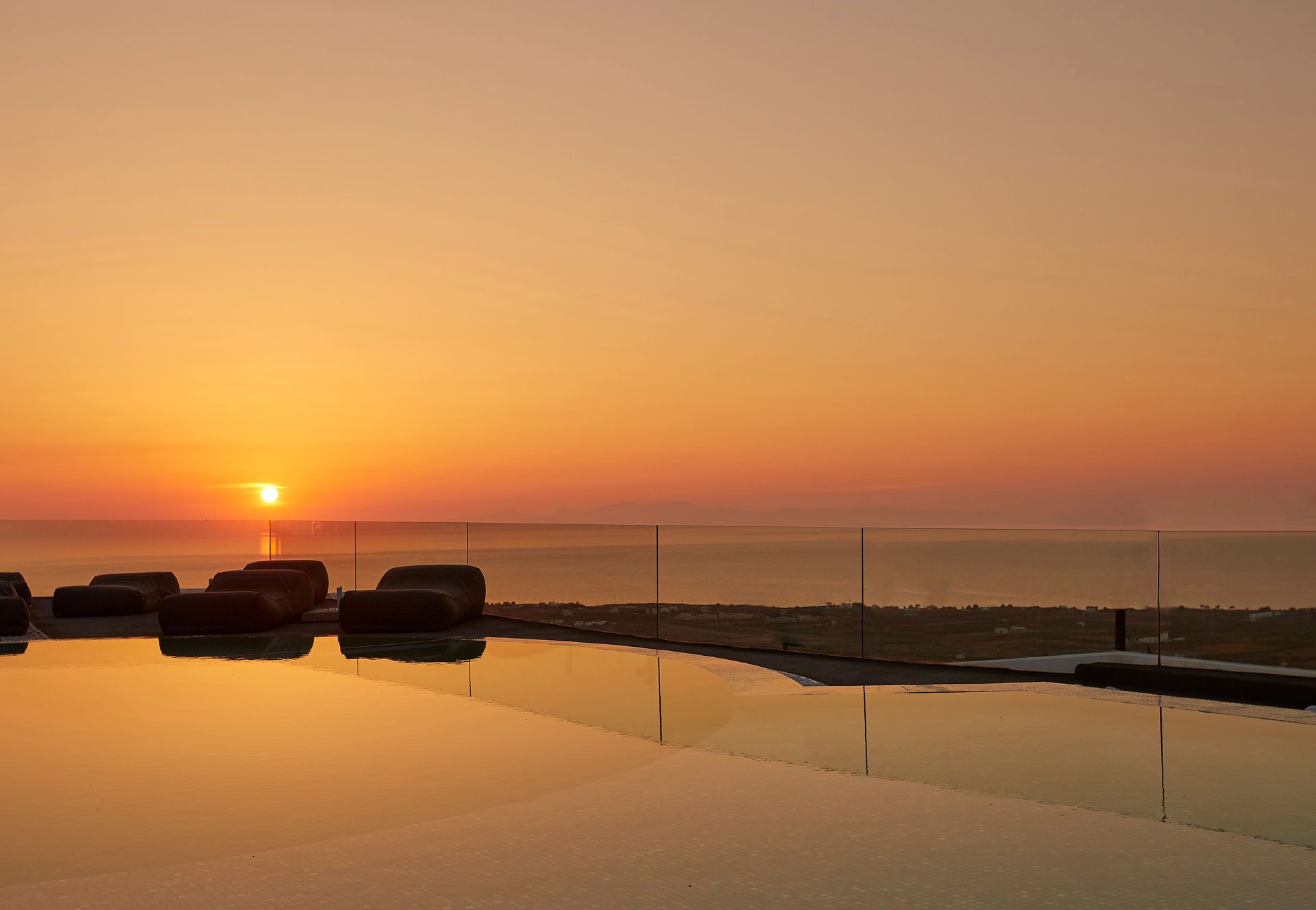 Aperanto Suites Santorini
