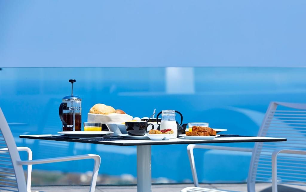 Aperanto Suites Santorini