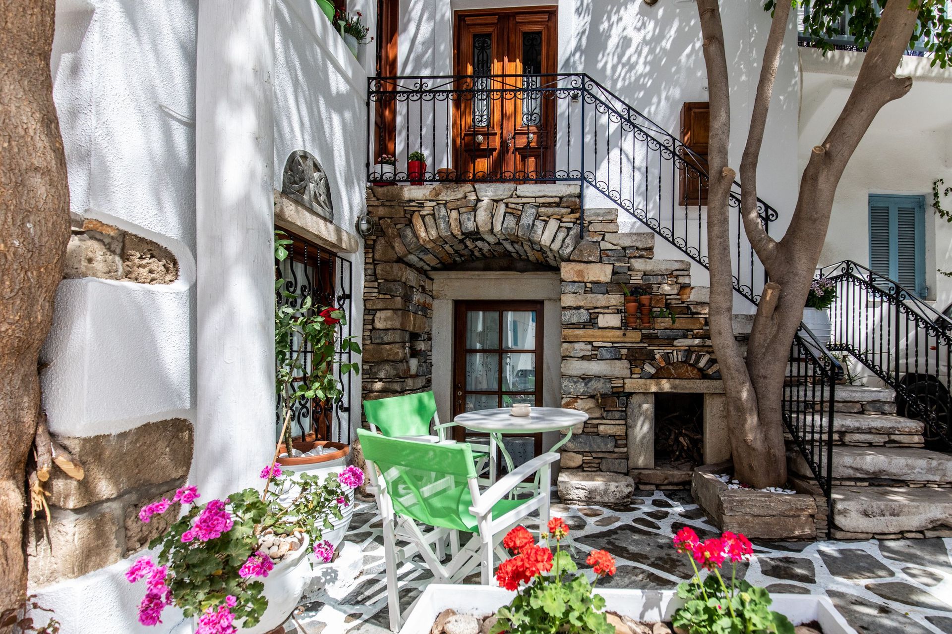 Arco Naxos Luxury Apartments