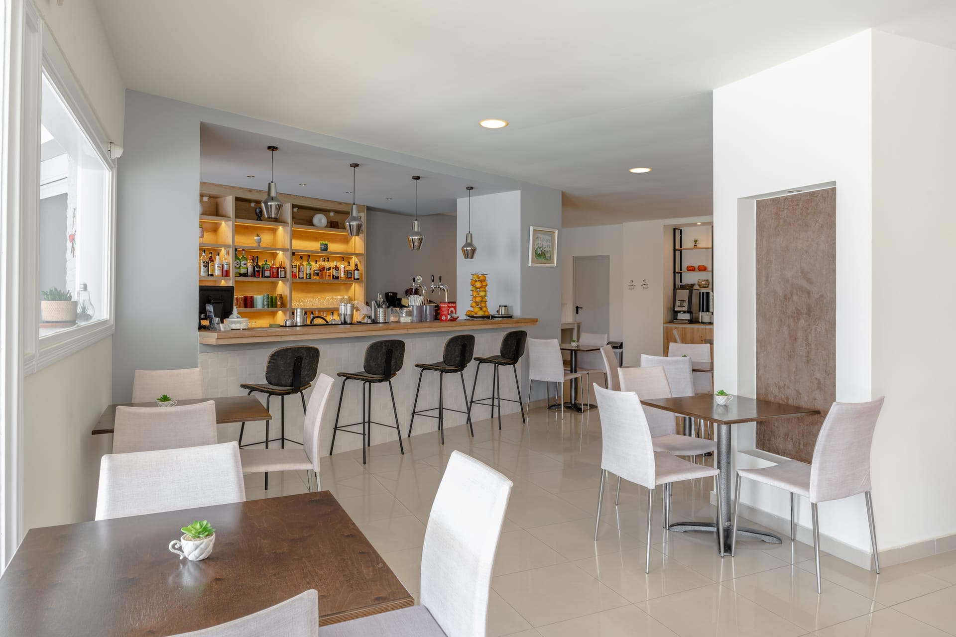 Areti Hotel