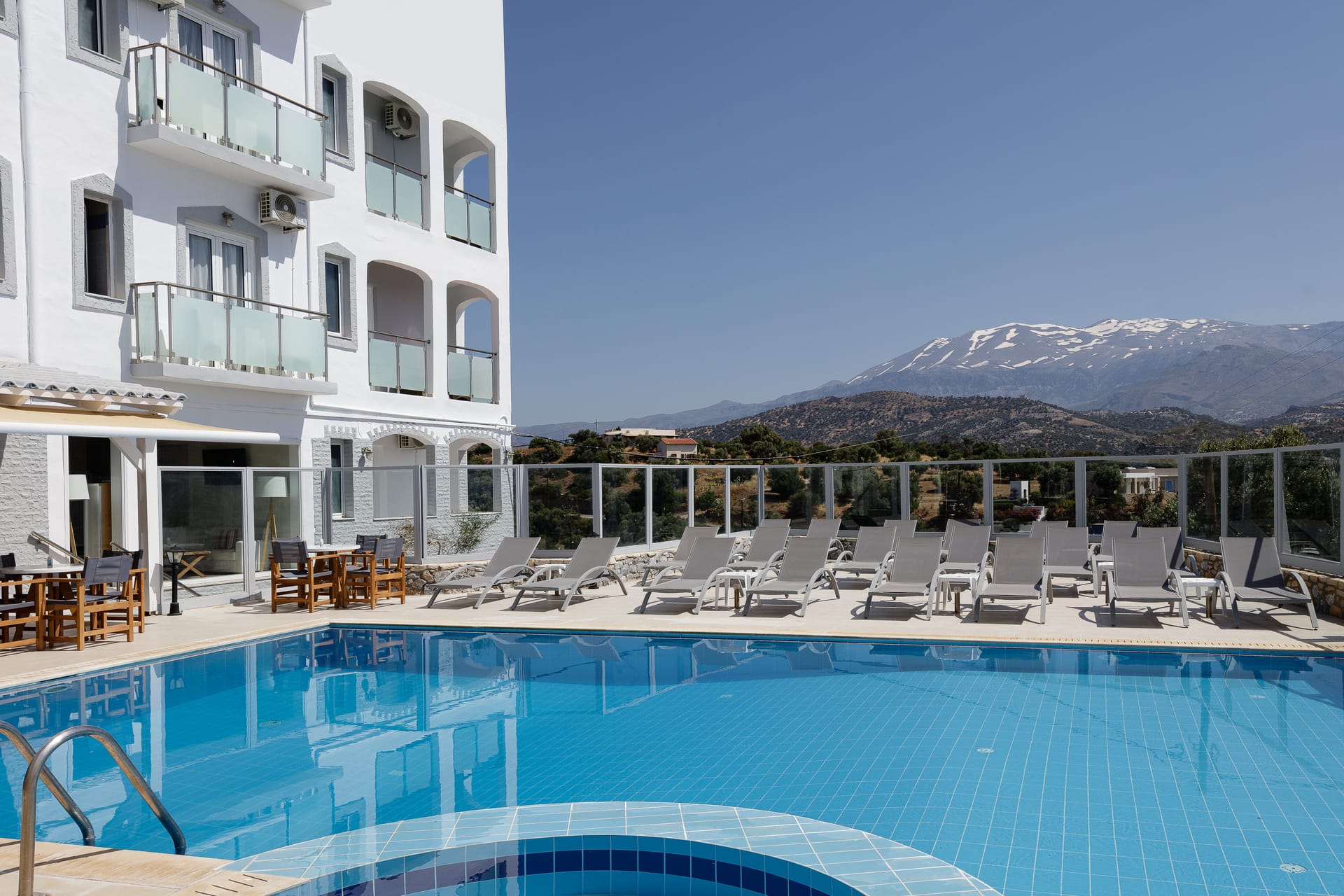 Areti Hotel