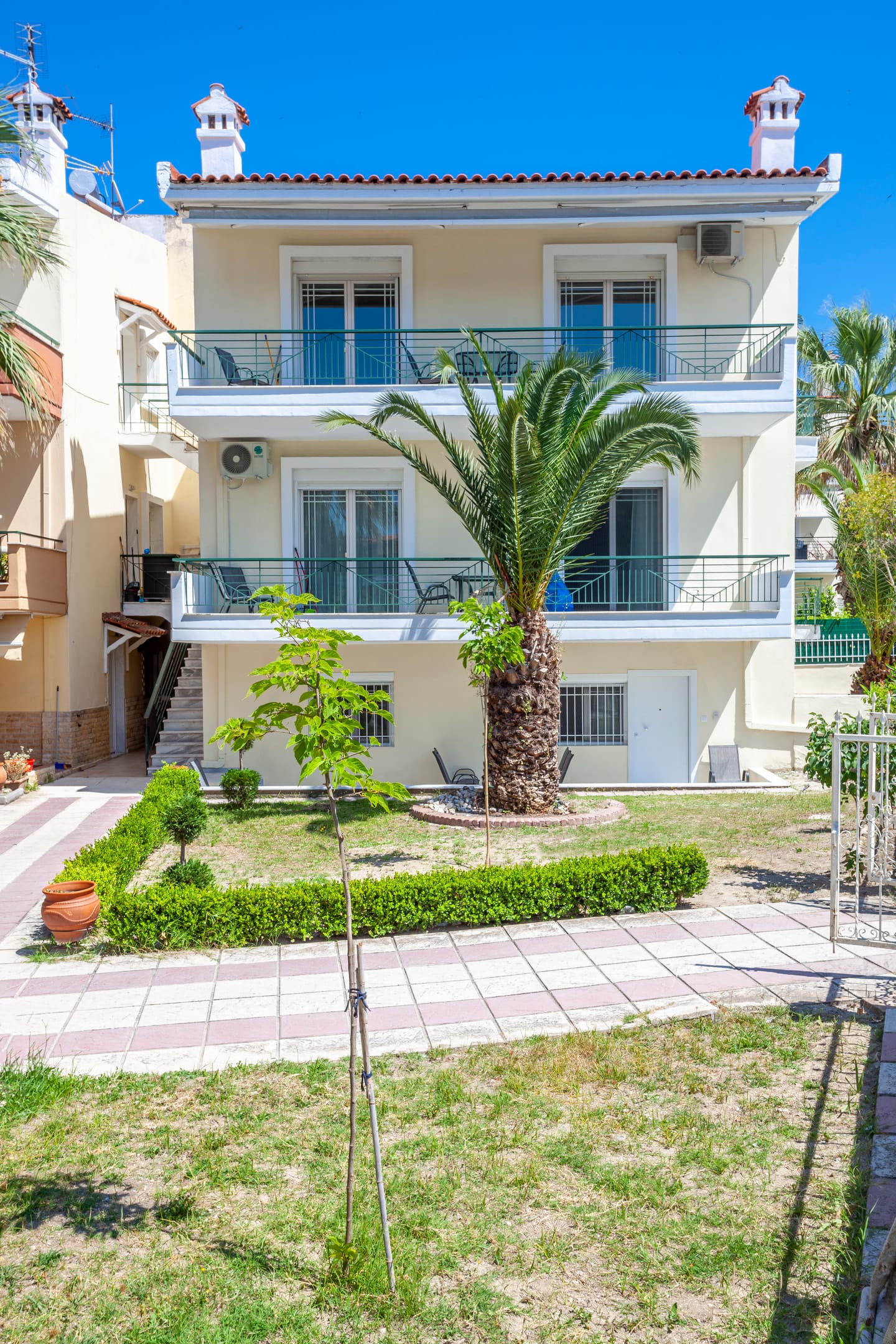 Aris Luxury