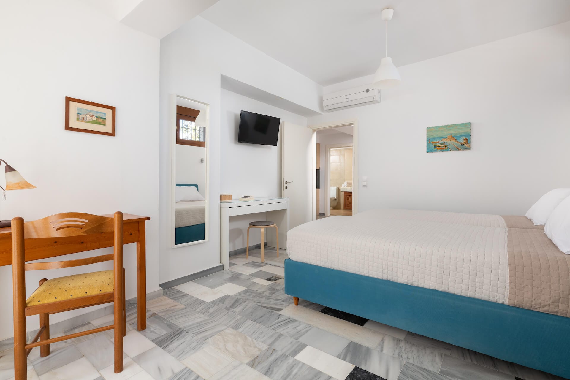 Arte Pefki Beachfront Suites