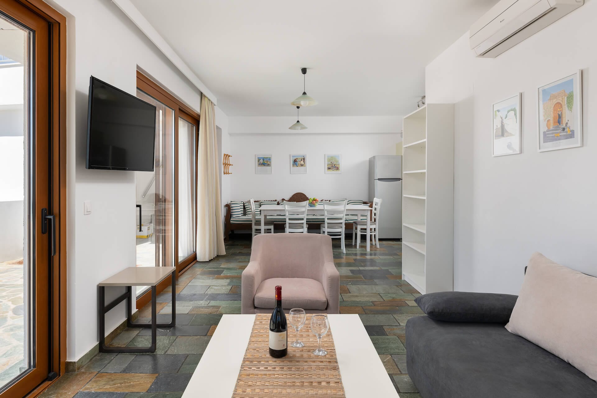 Arte Pefki Beachfront Suites