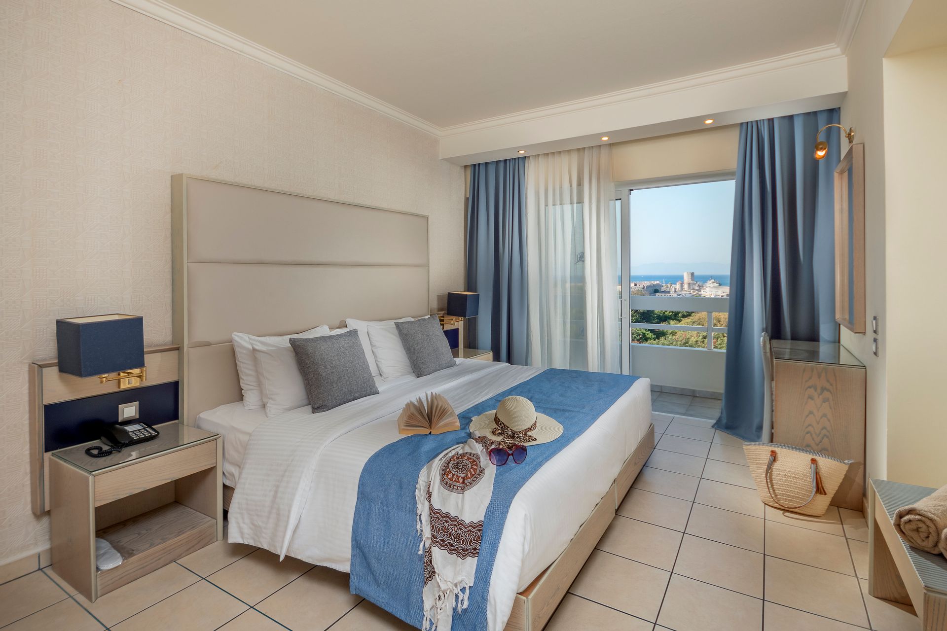 Athineon Hotel