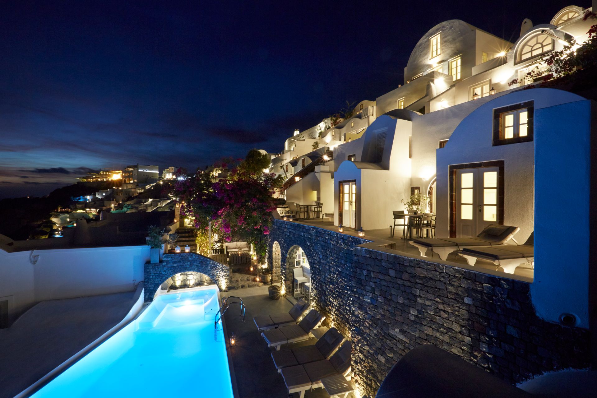Atrina Santorini