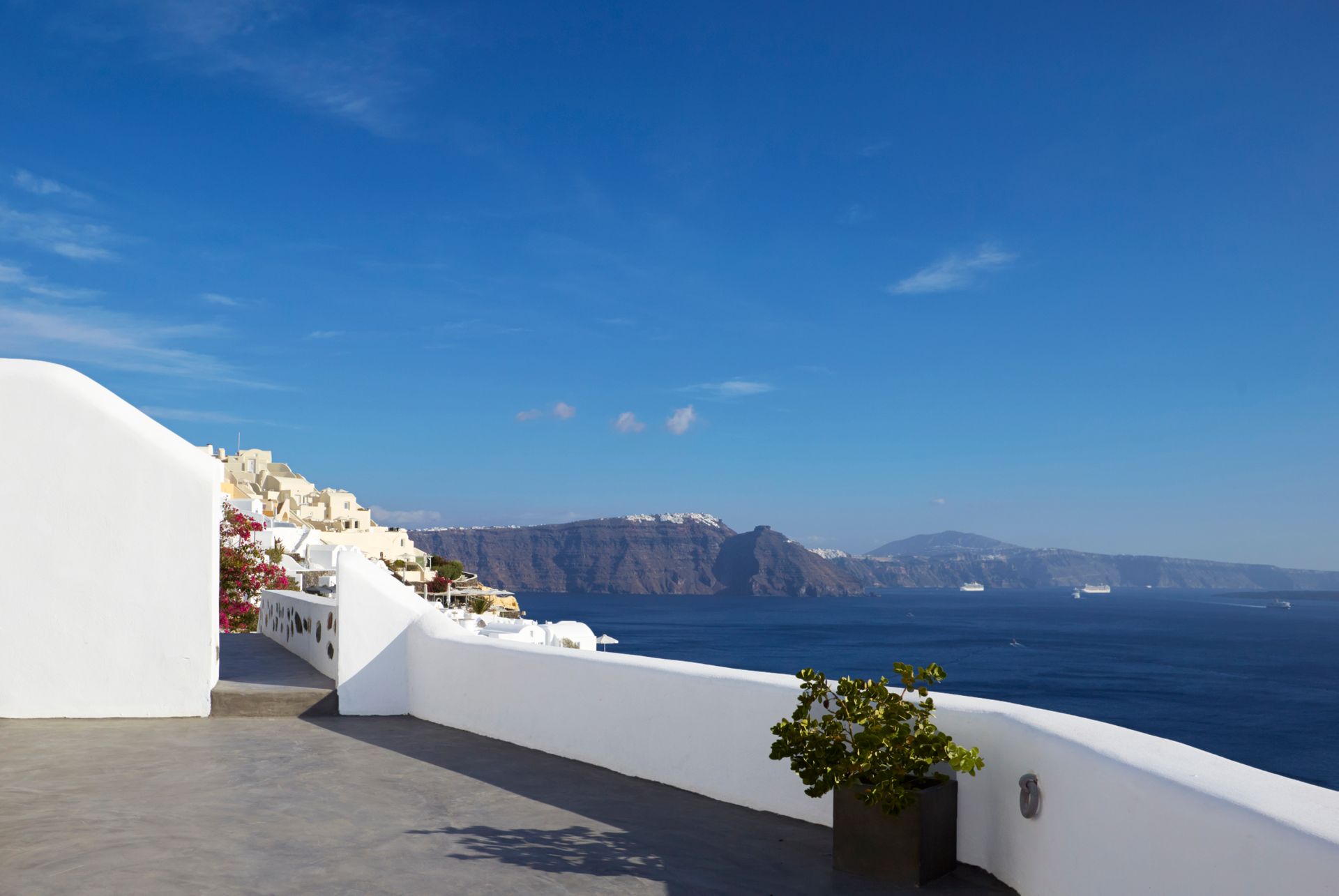 Atrina Santorini
