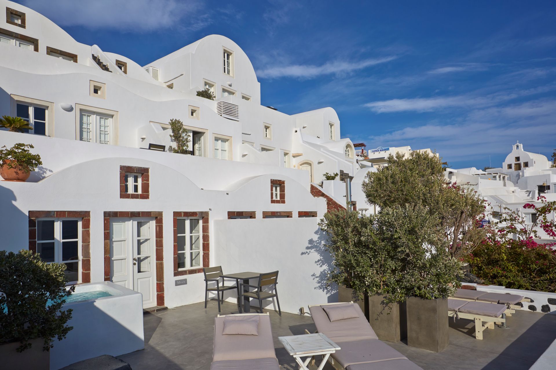 Atrina Santorini