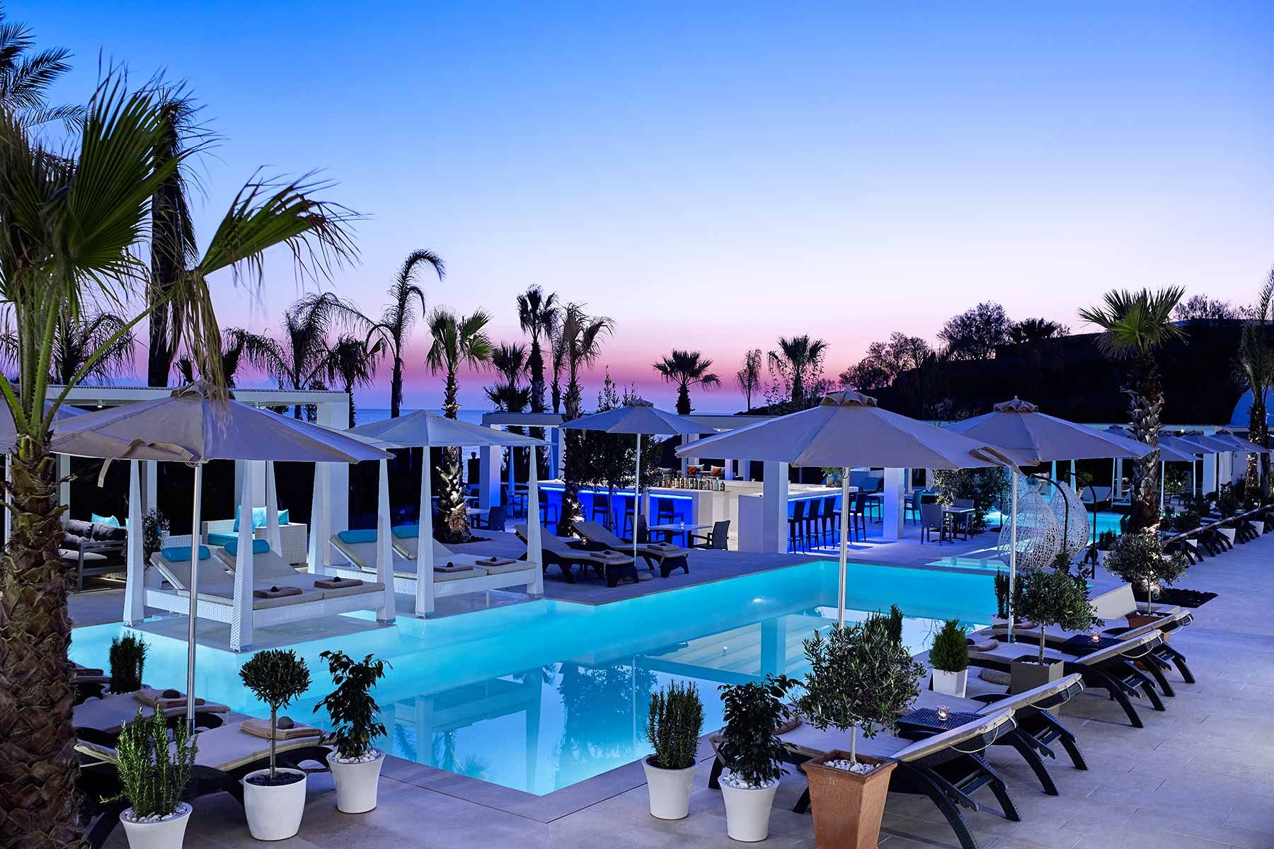 Aurora Luxury Suites Santorini