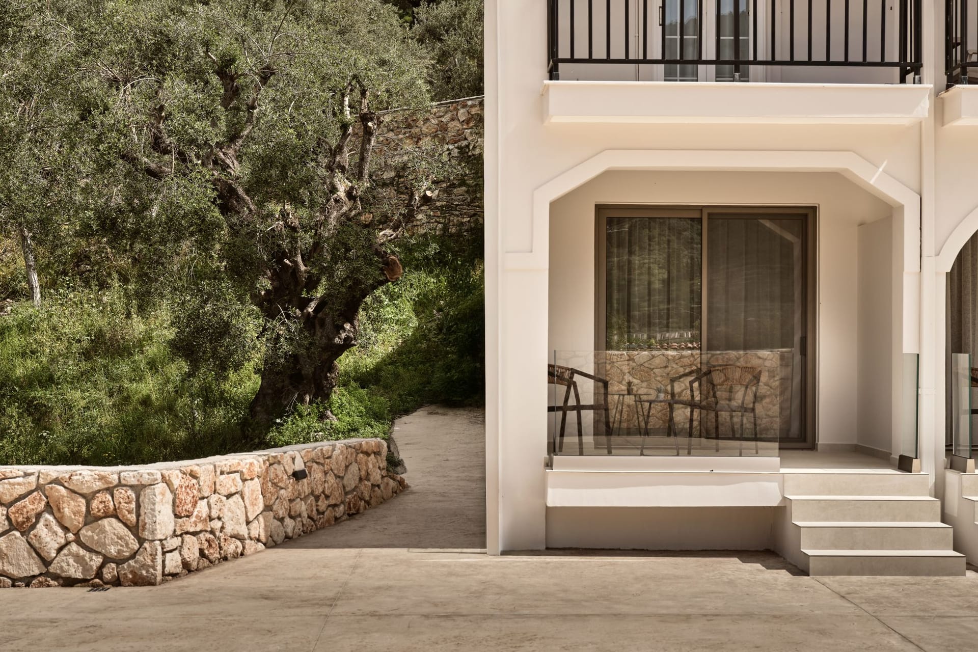 Avra Suites