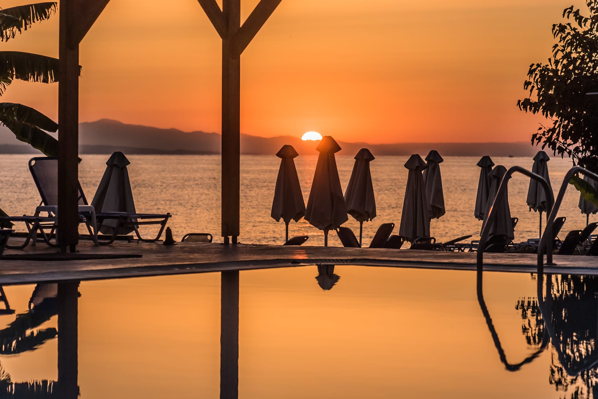 Belussi Beach Hotel & Suites