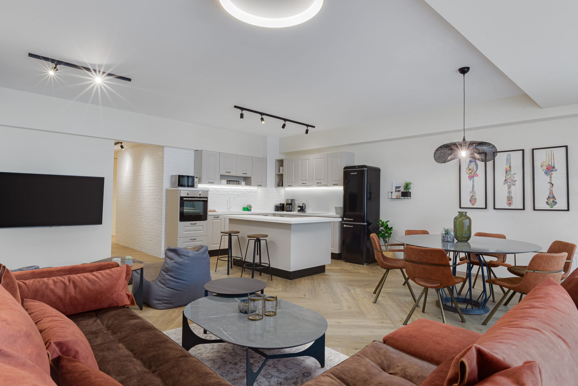 Bill & John Apartments & Villas
