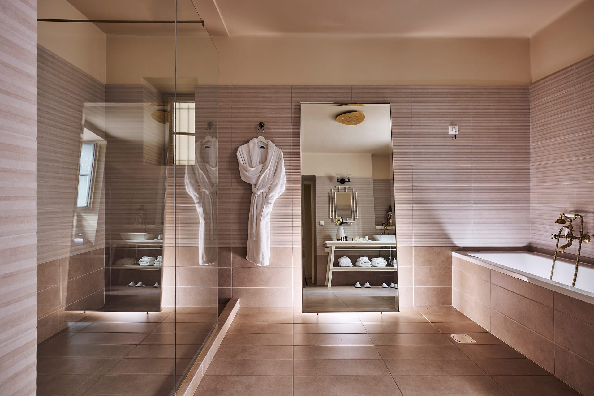 Bohemian Suites Athens – Maison Hotel  Adults Only
