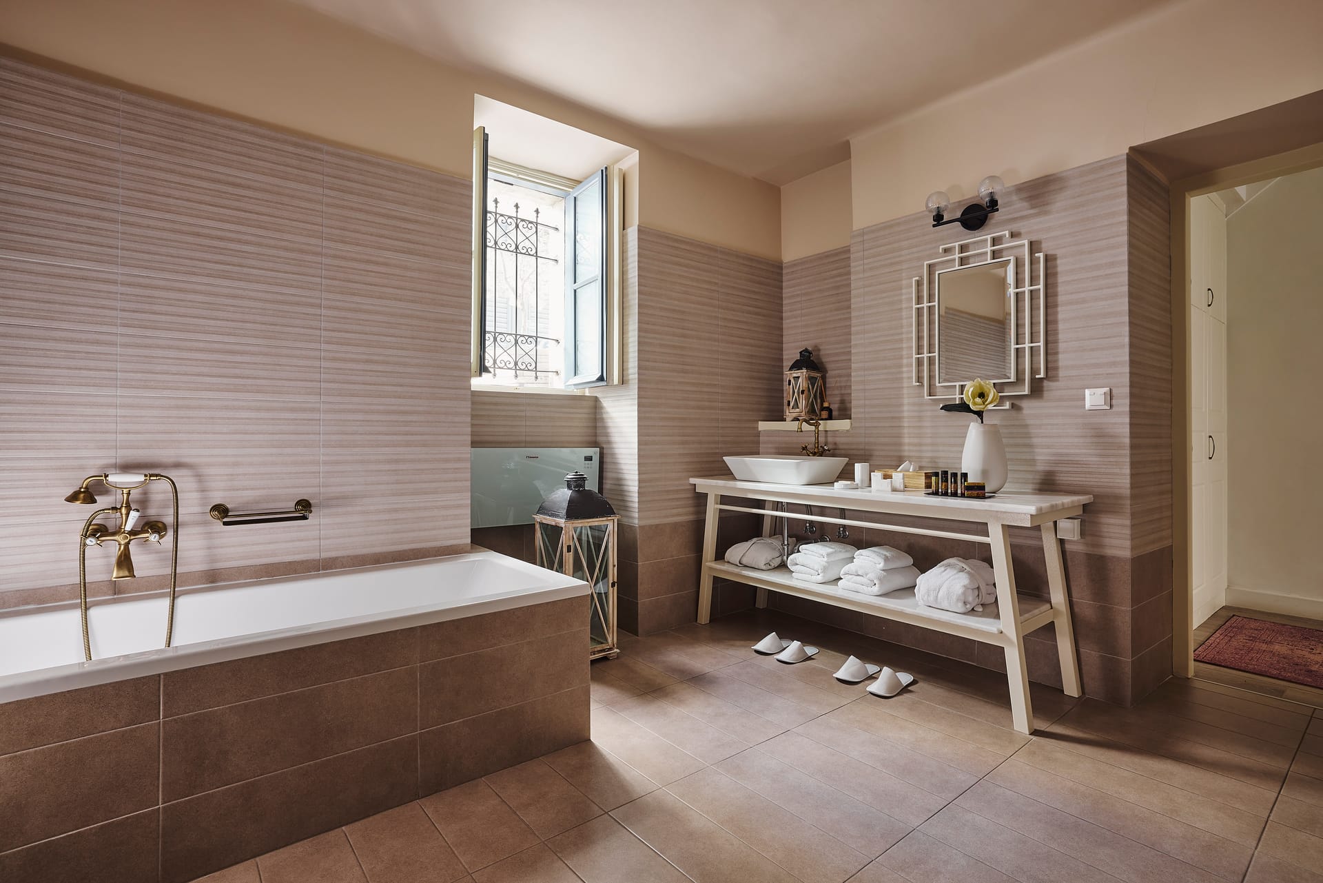 Bohemian Suites Athens – Maison Hotel  Adults Only