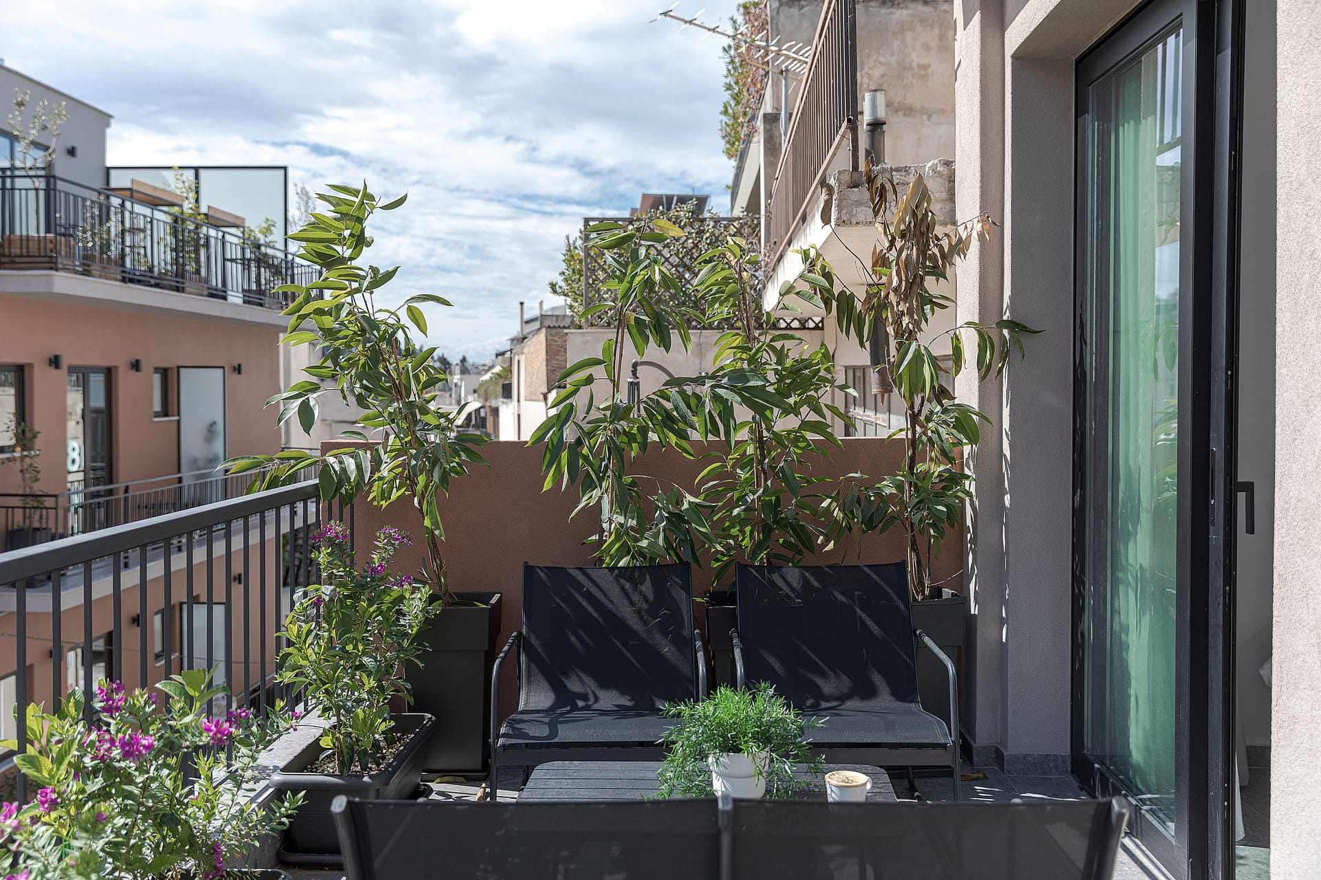 Bonnie Athens Hotel by Nin&Bau