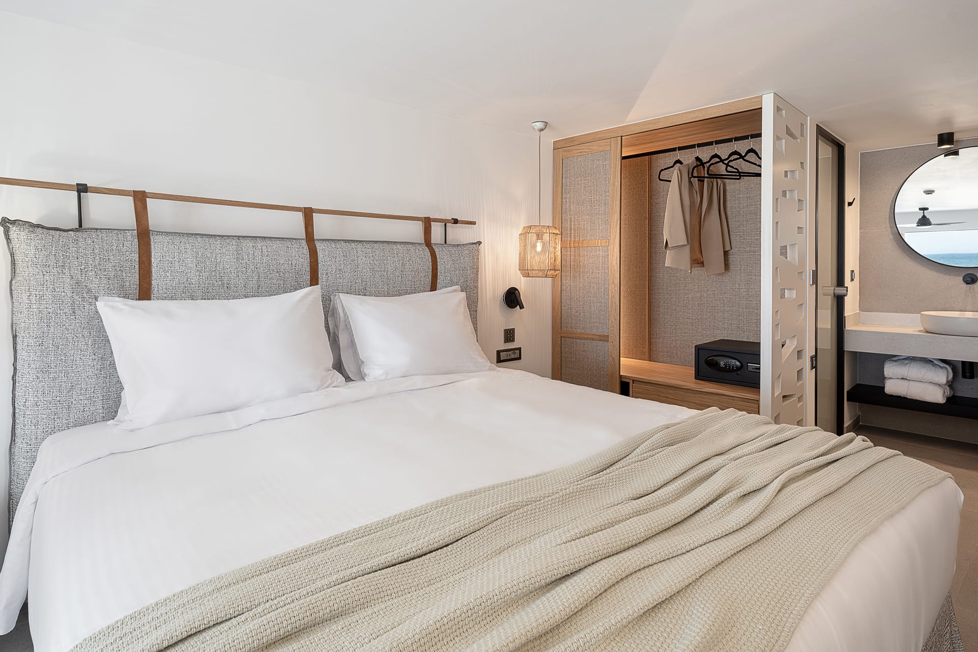 Calla Luxury Seafront Suites