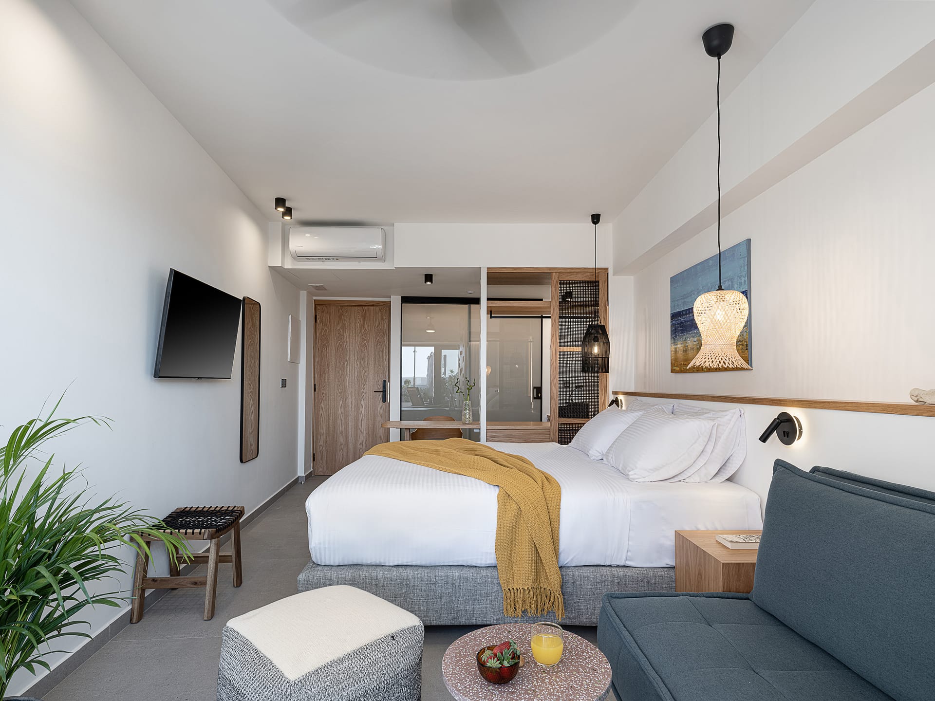 Calla Luxury Seafront Suites