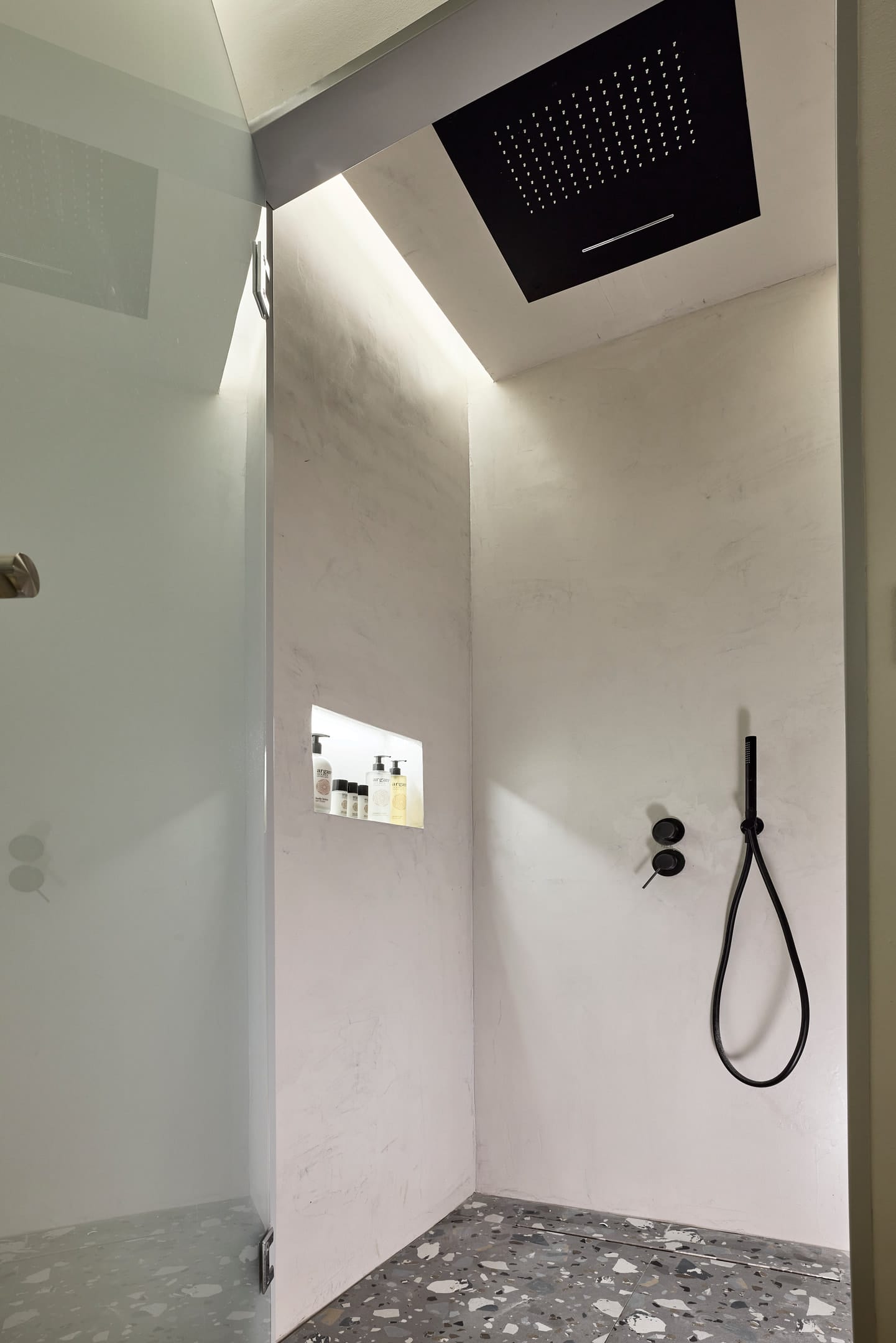 Cama Luxury Suites Kavouri