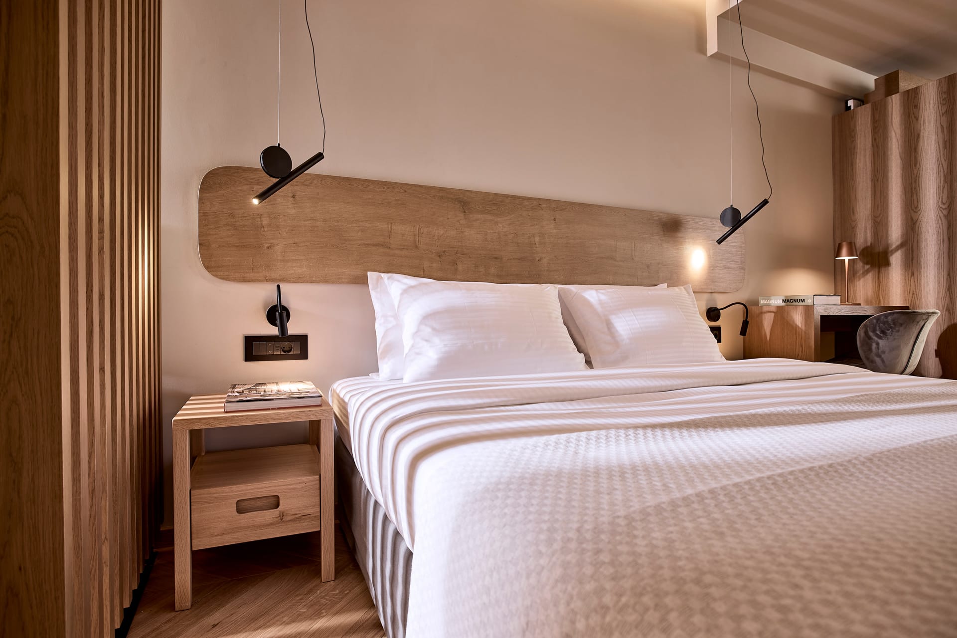 Cama Luxury Suites Kavouri