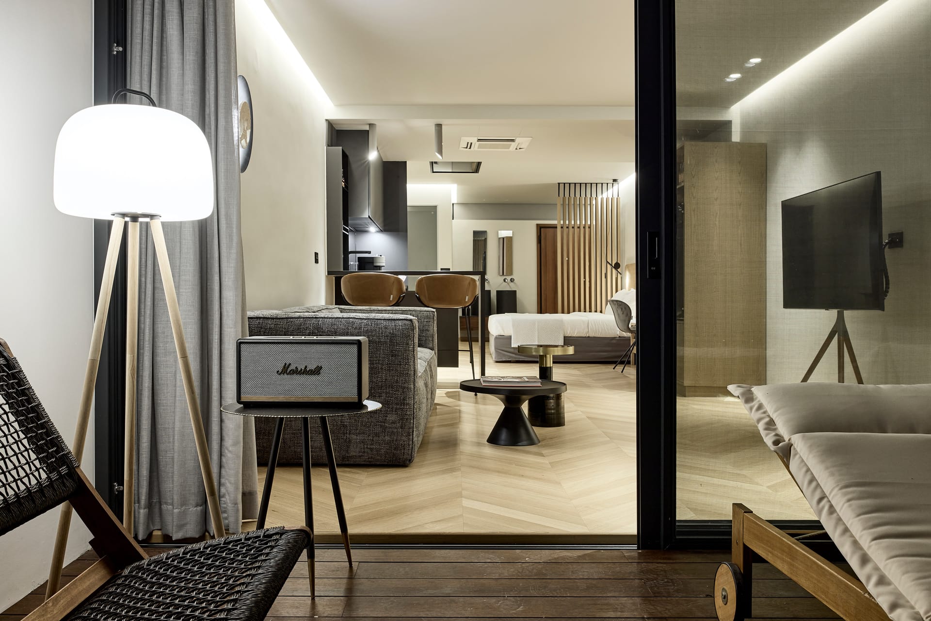 Cama Luxury Suites Kavouri