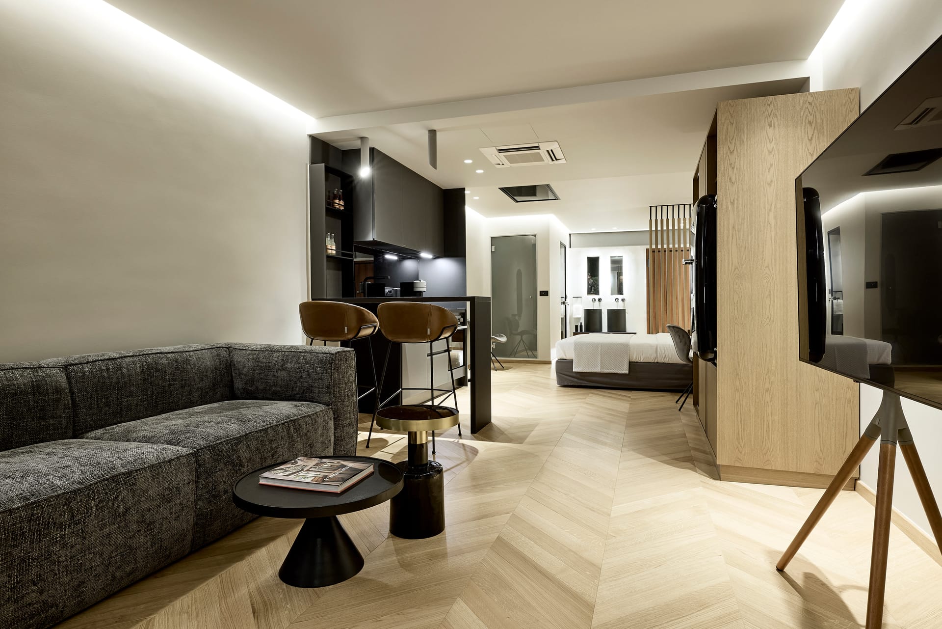 Cama Luxury Suites Kavouri