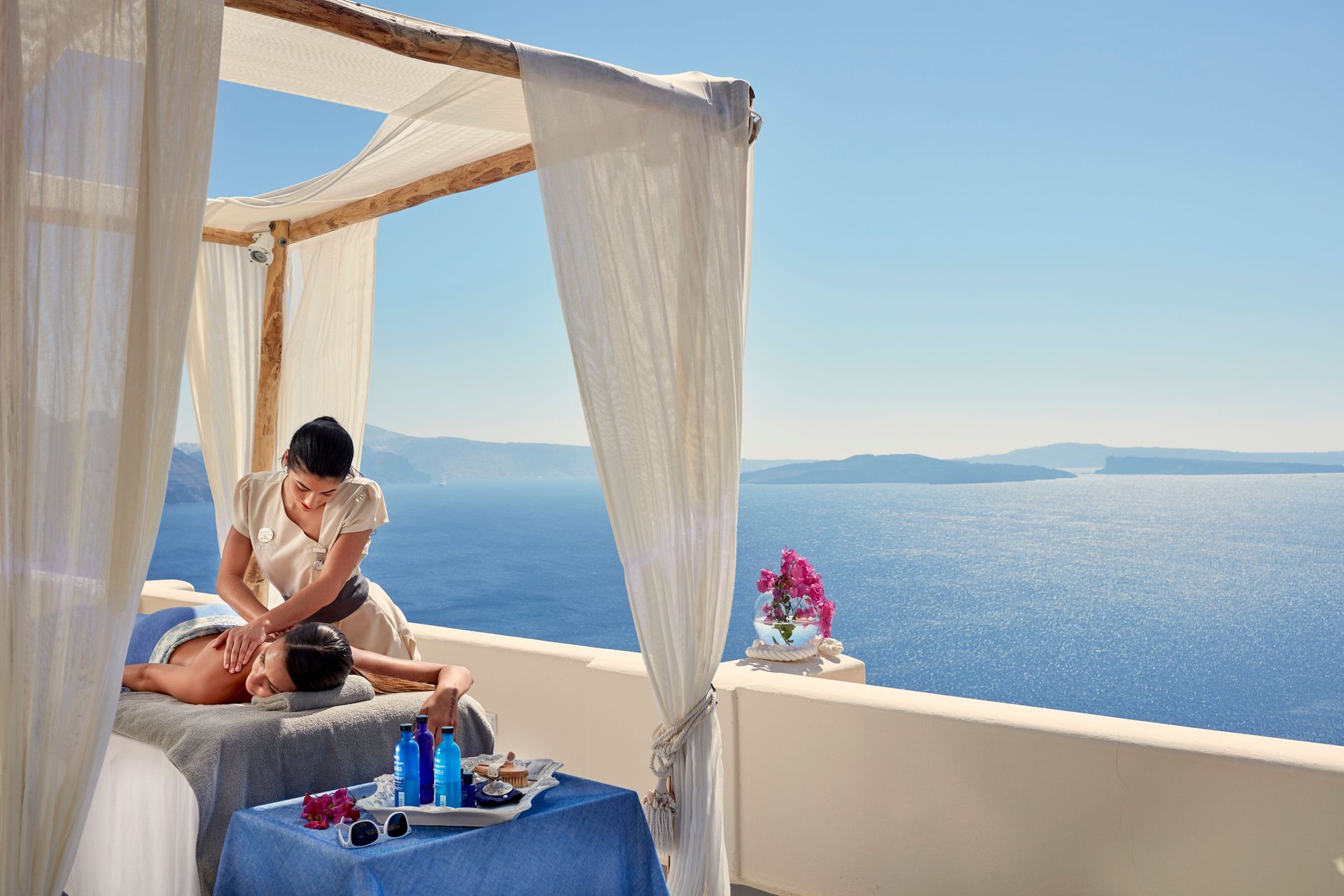 Canaves Oia Suites