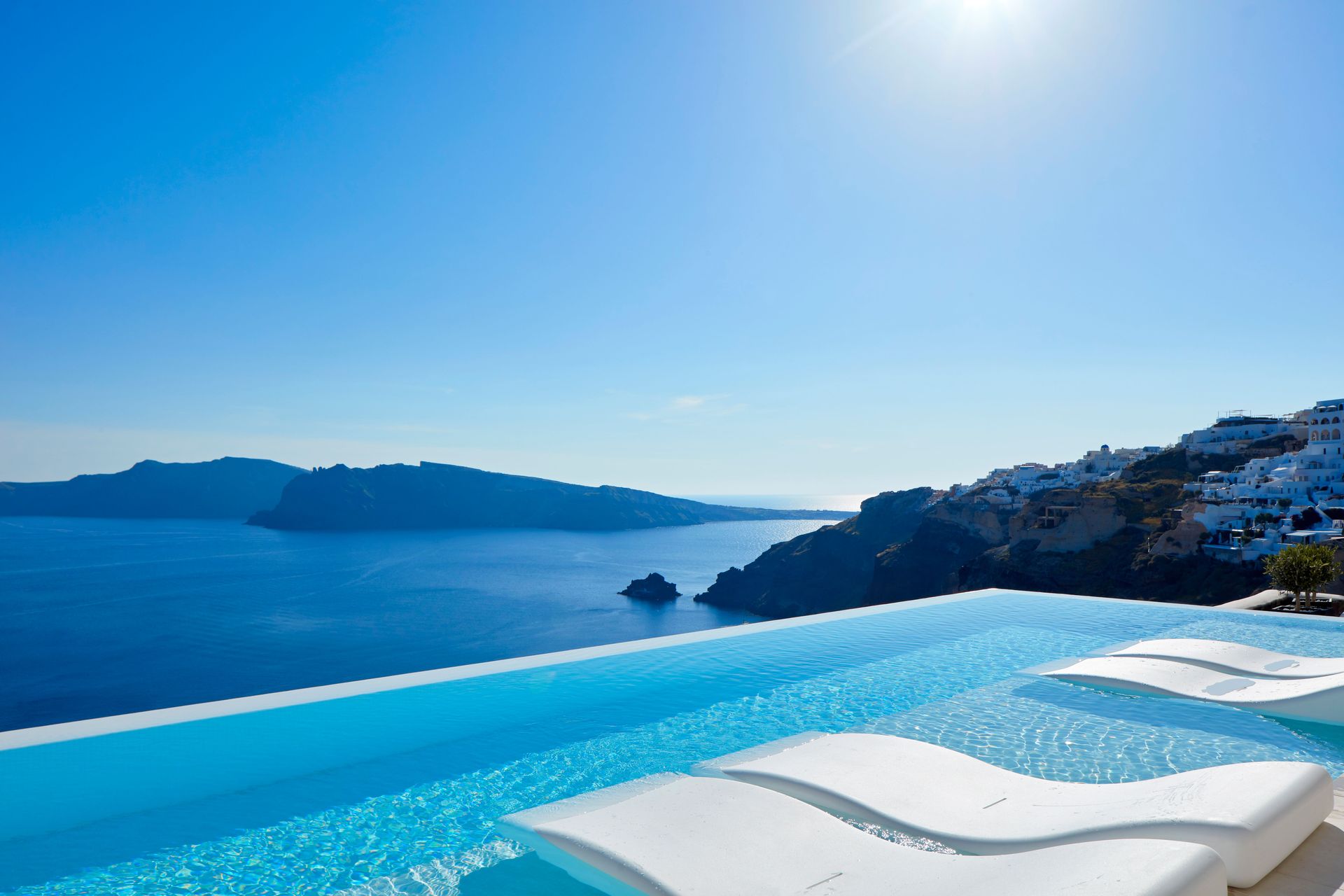 Canaves Oia Suites
