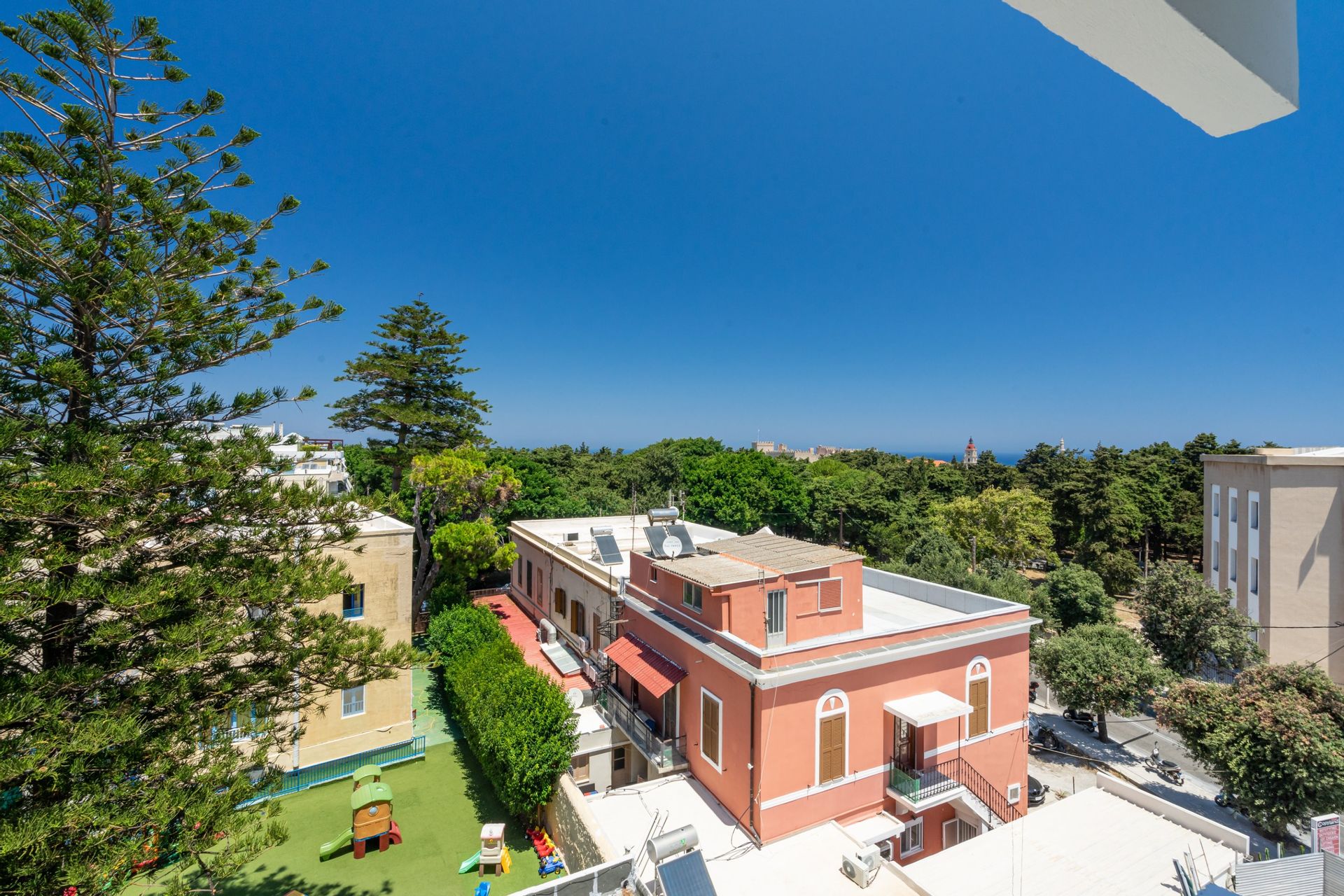 Castellum Suites