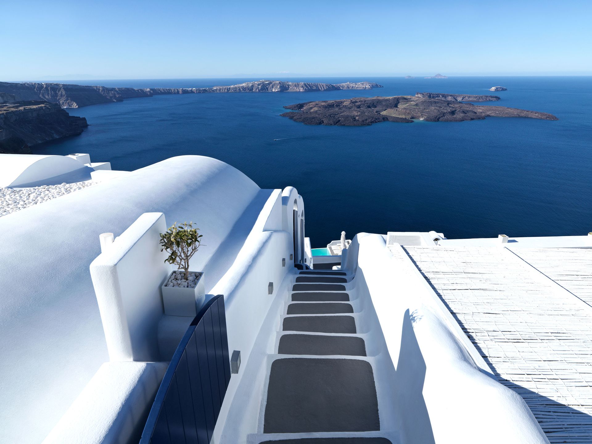 Katikies Chromata Santorini – The Leading Hotels of the World
