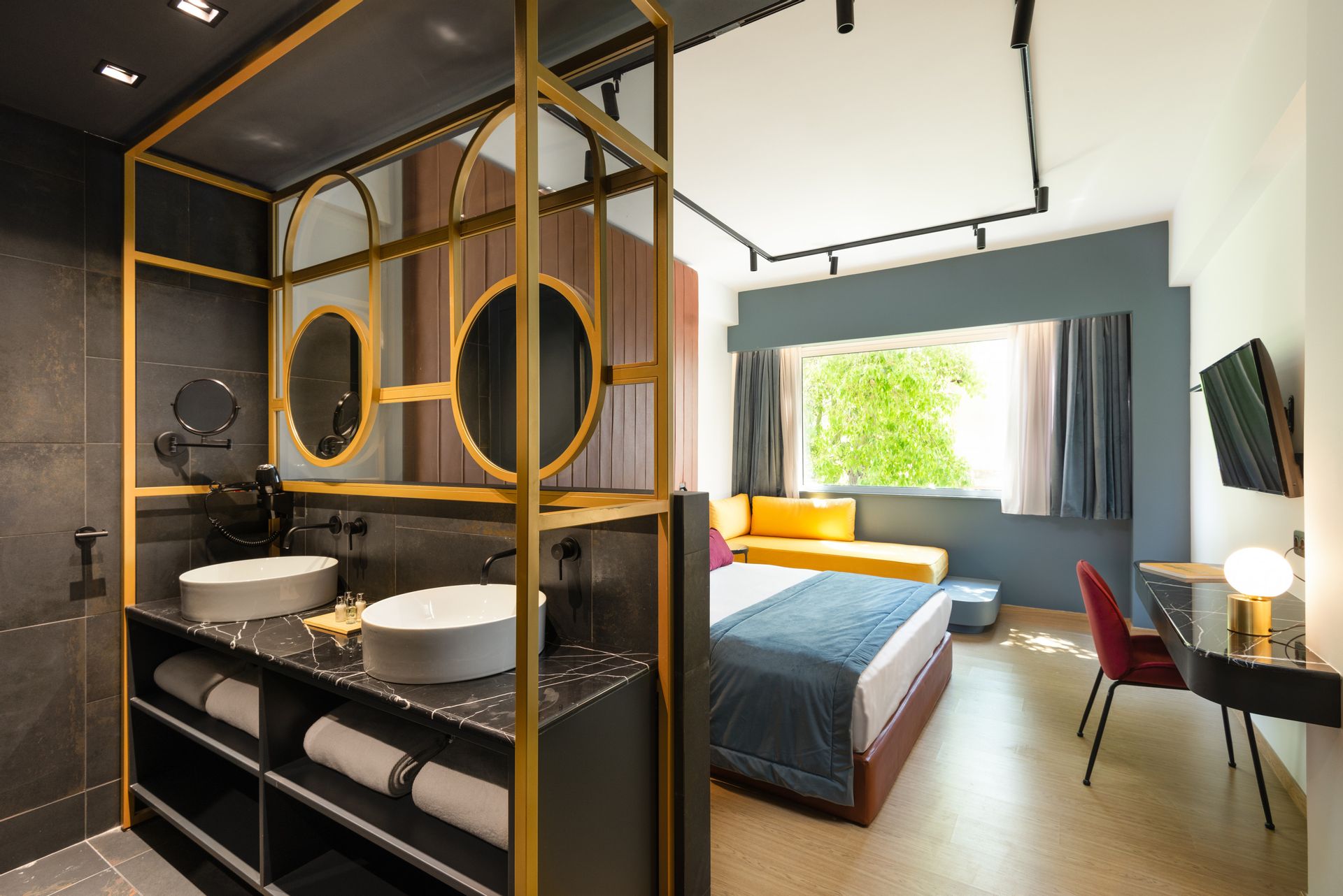 COLORS Hotel Athens