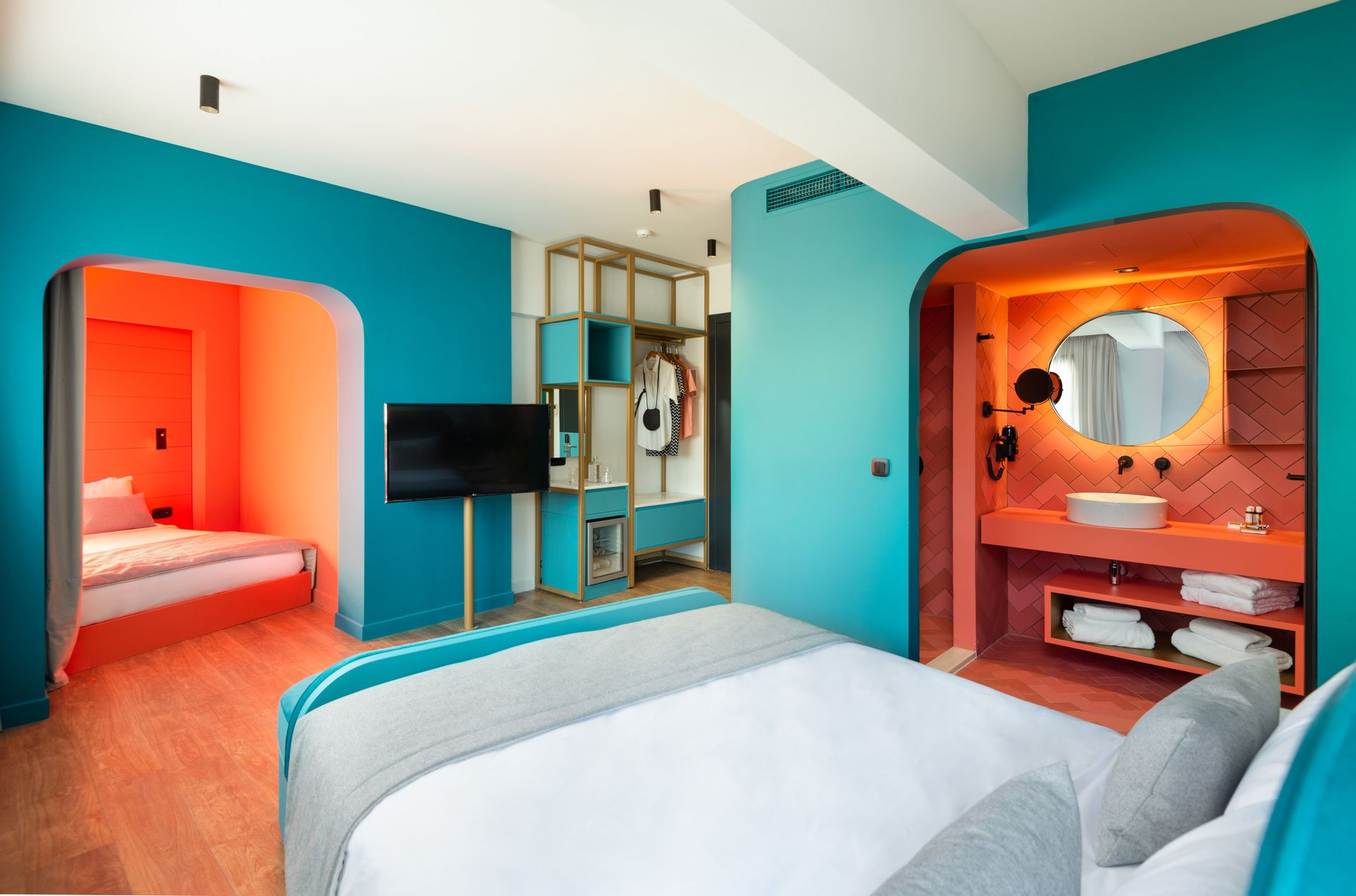 COLORS Hotel Athens