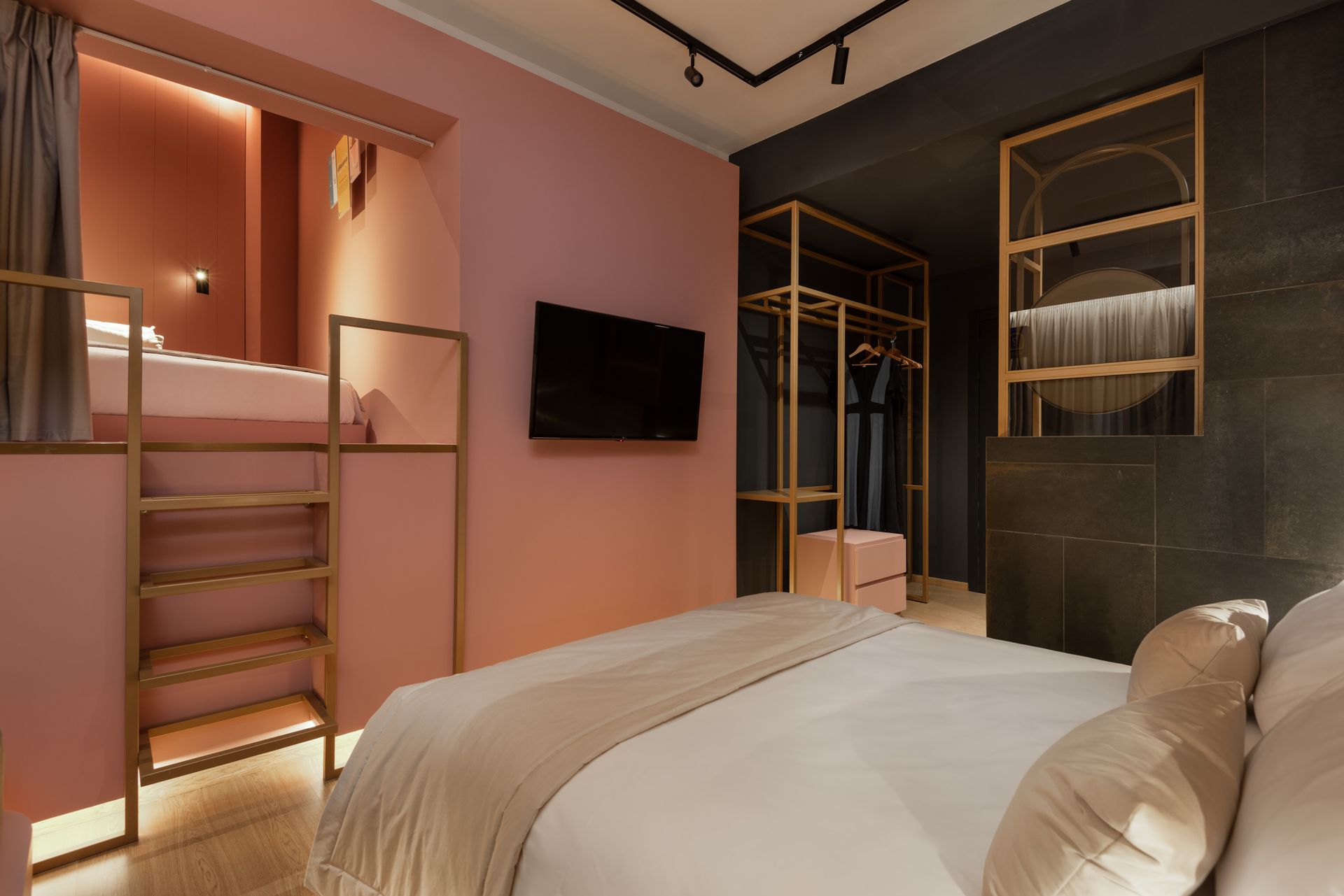COLORS Hotel Athens