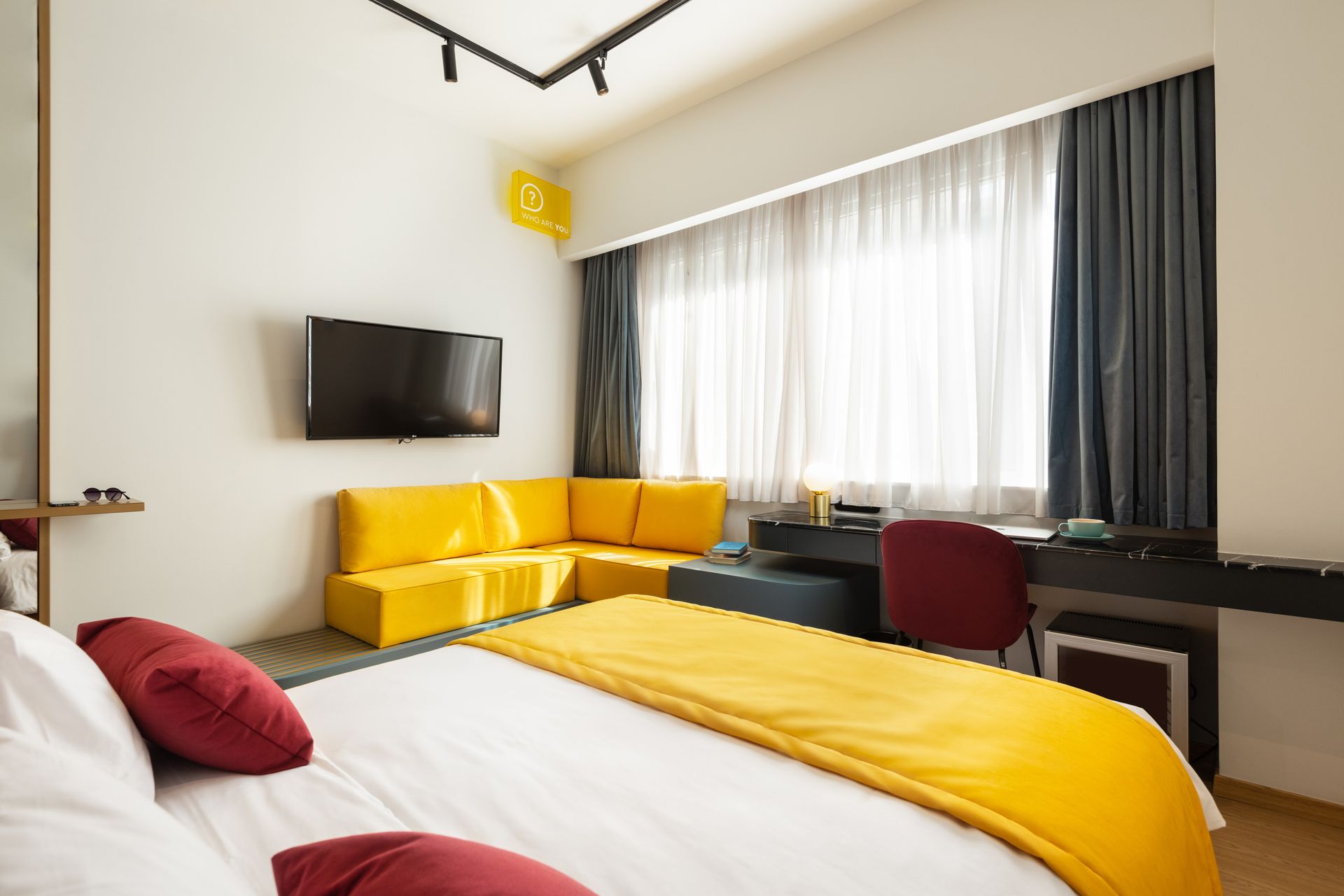 COLORS Hotel Athens