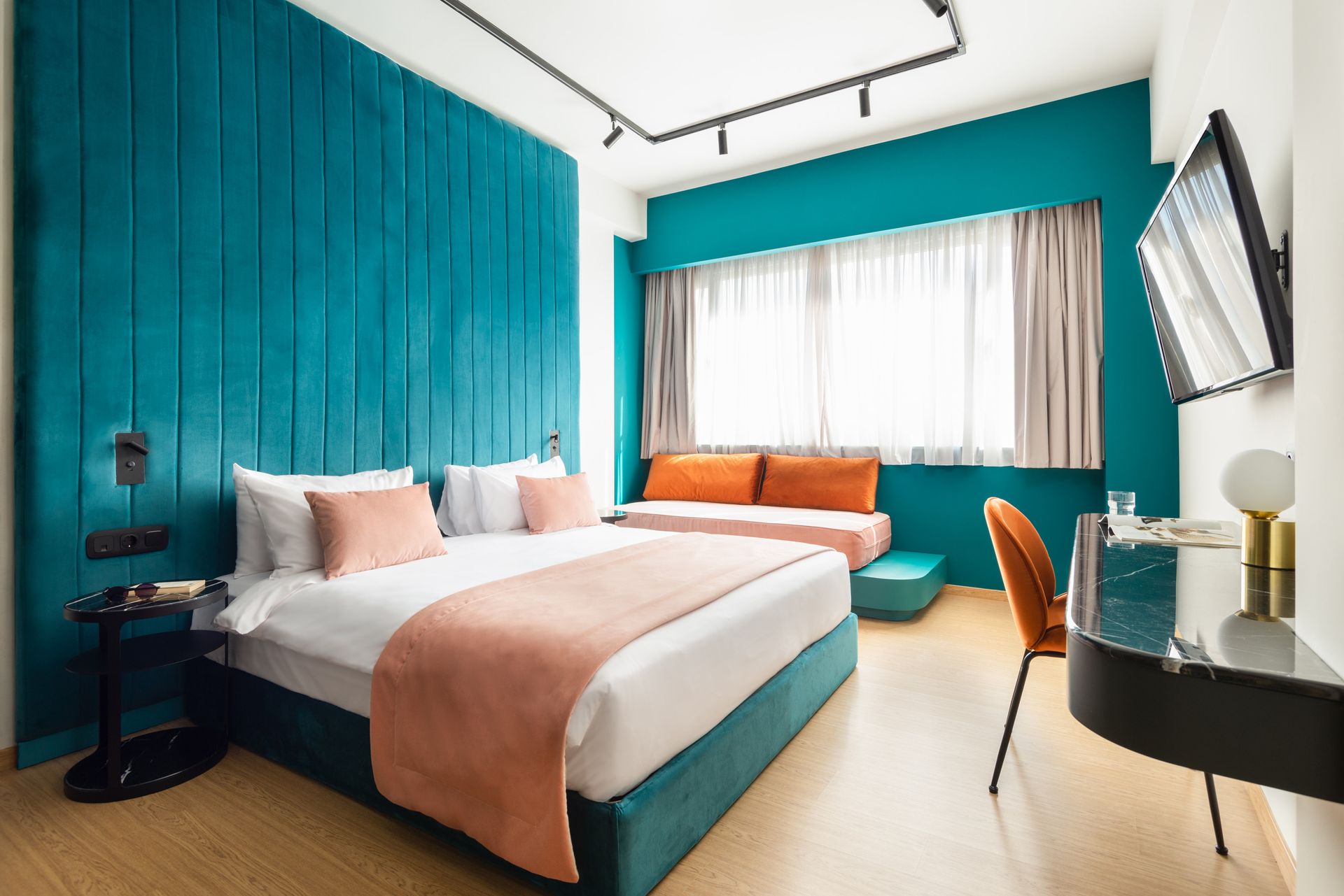 COLORS Hotel Athens