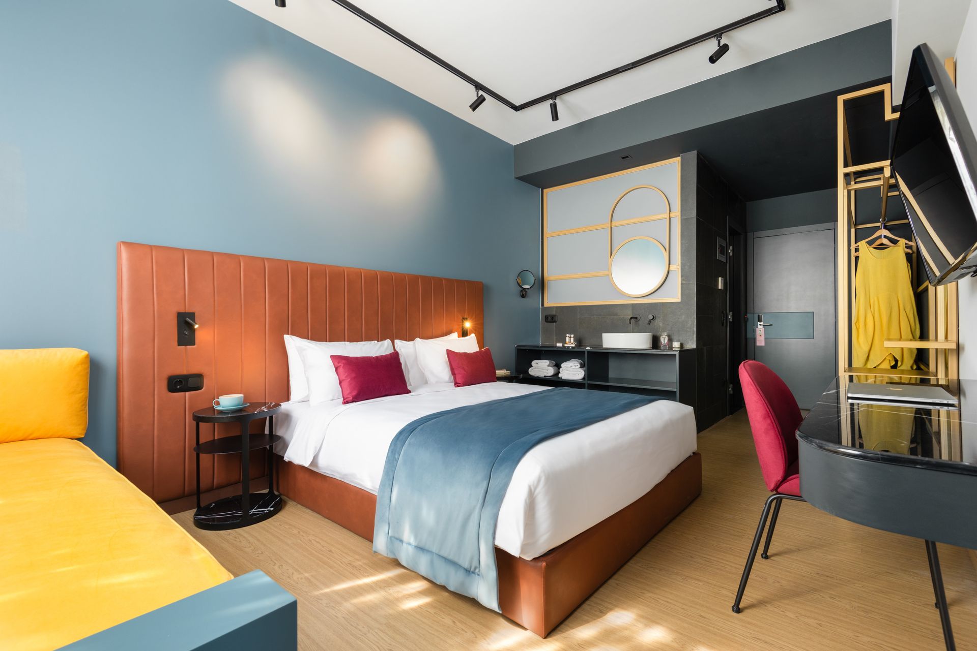 COLORS Hotel Athens
