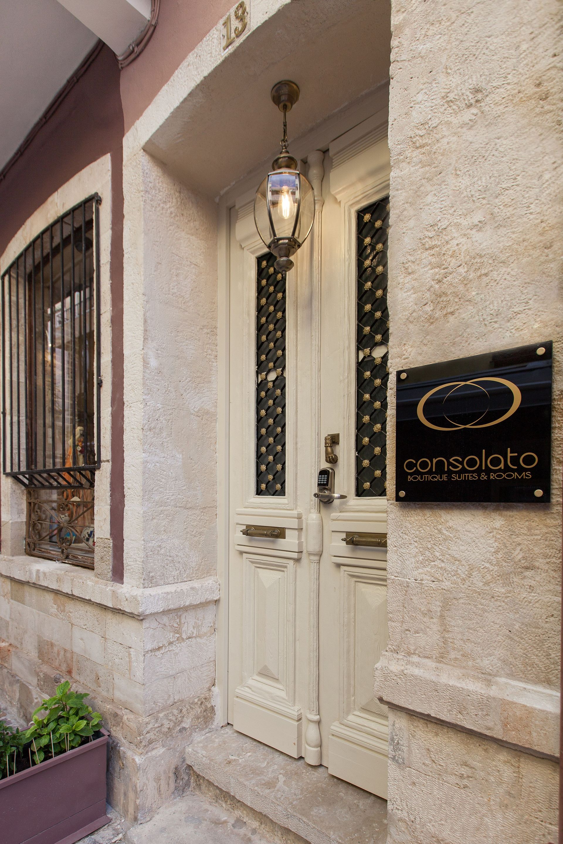 Consolato Boutique Suites
