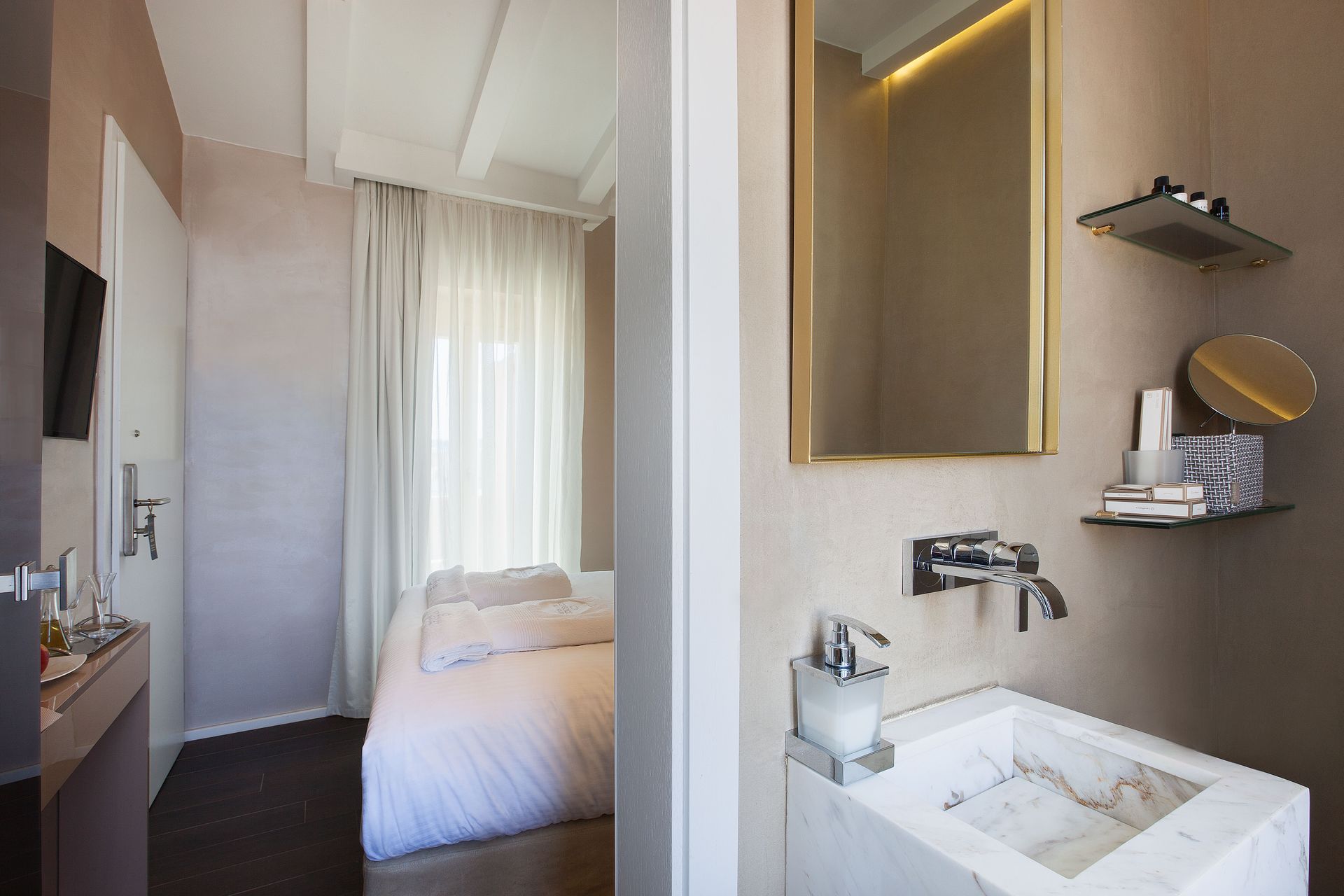 Consolato Boutique Suites