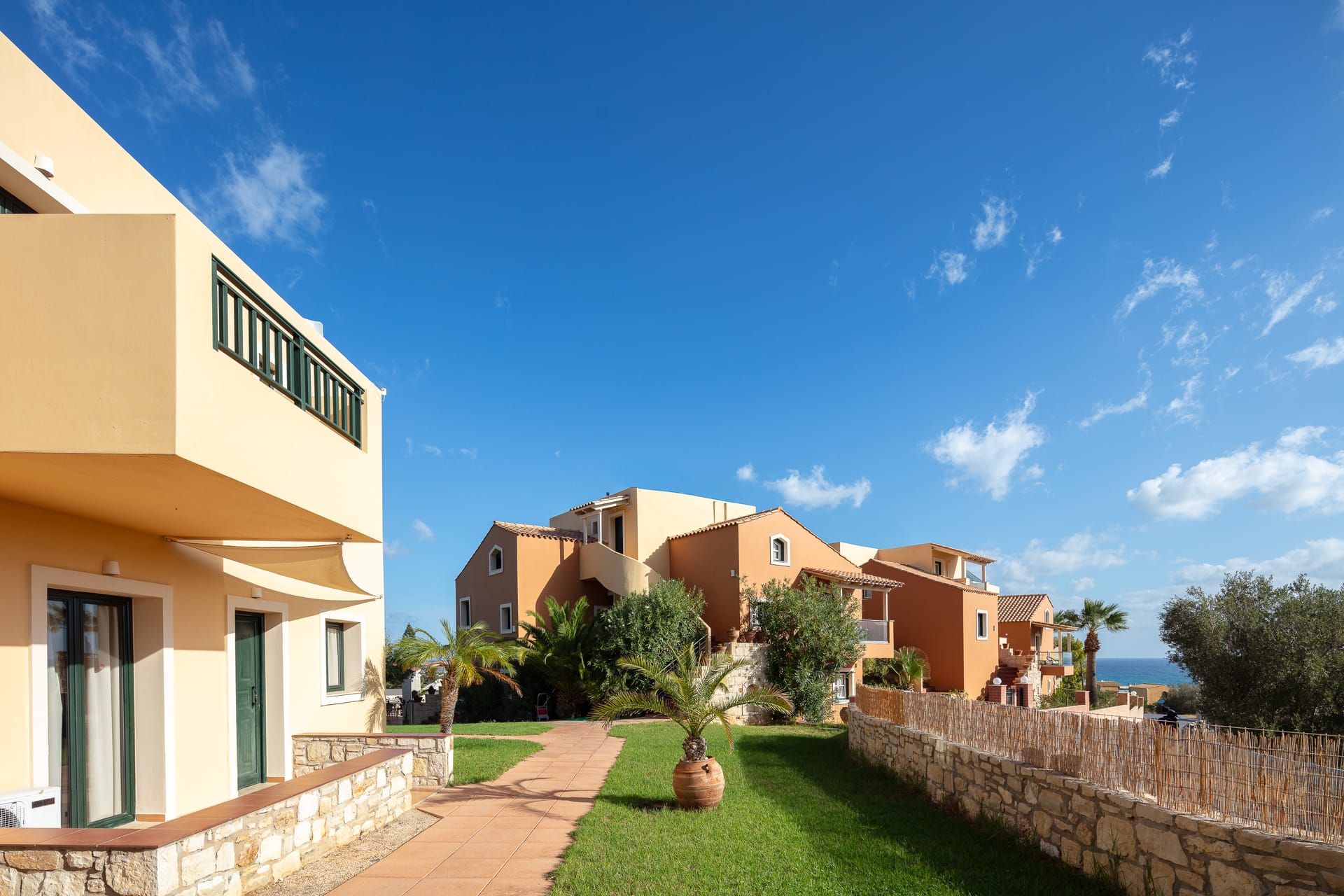 Dia Apartments