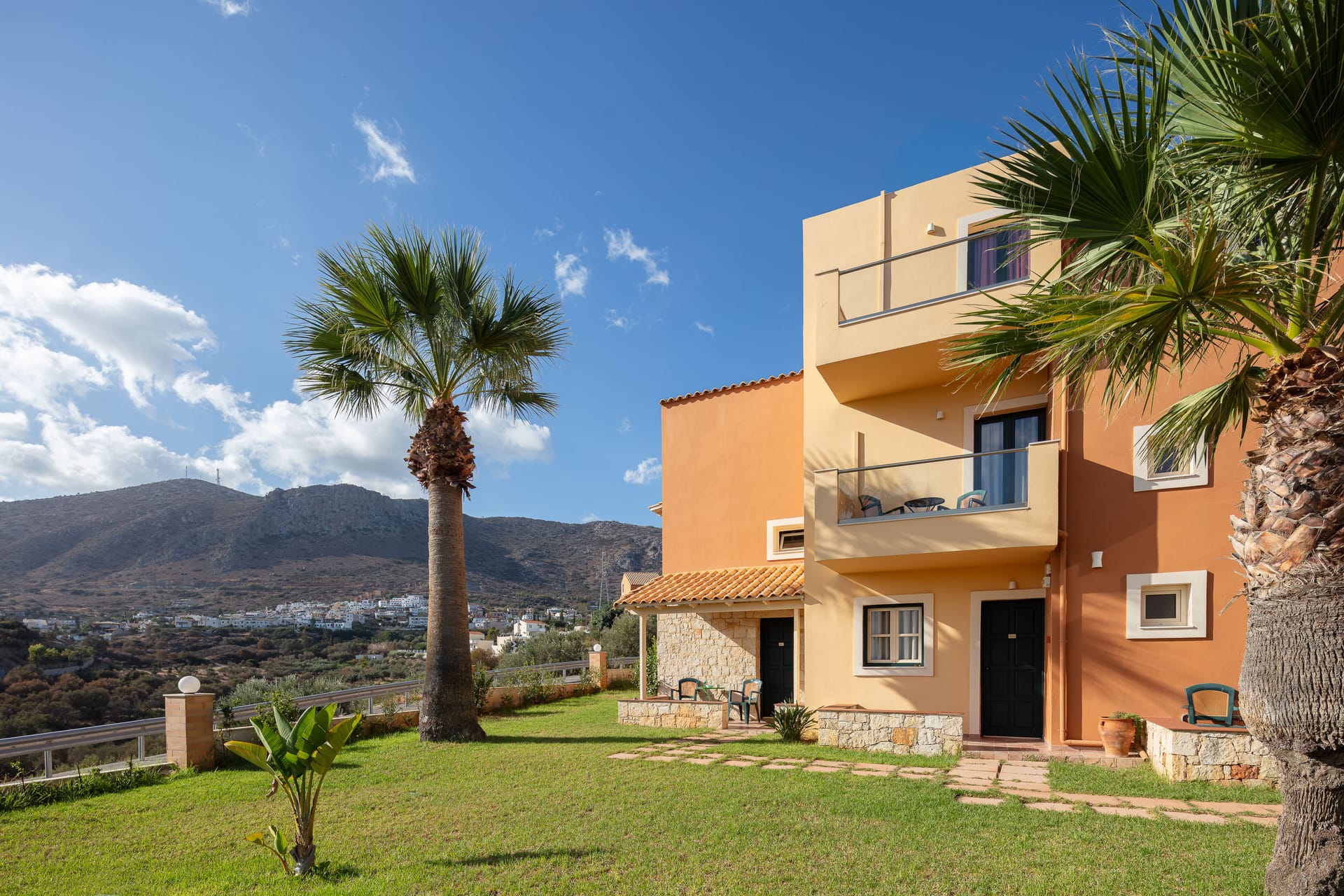 Dia Apartments