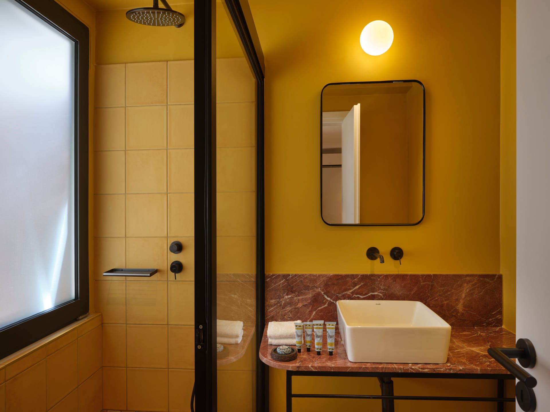 Astikon House