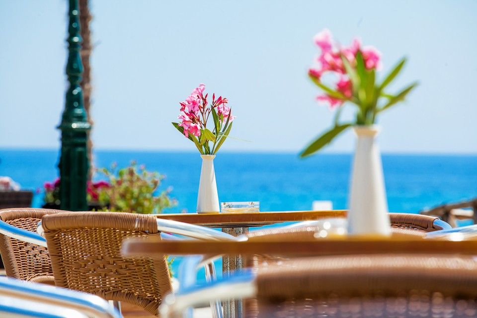 Xenios Dolphin Beach Hotel