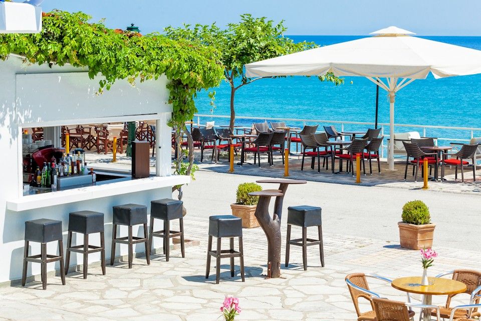 Xenios Dolphin Beach Hotel