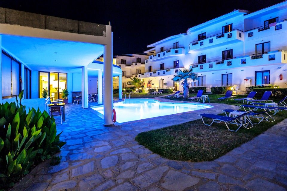 Xenios Dolphin Beach Hotel